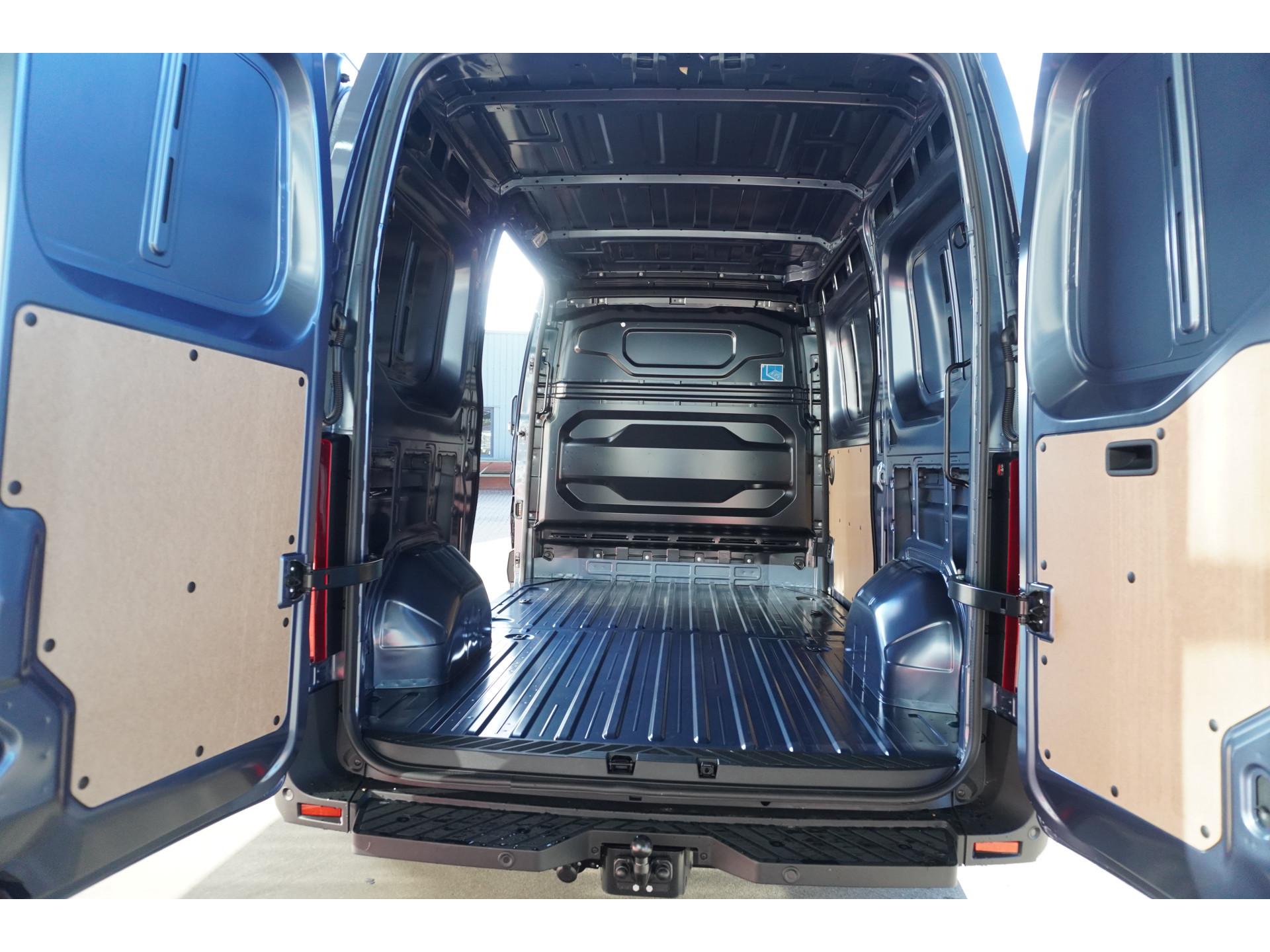 Foto 12 van Renault T35 2.0 dCi 170PK L2H2 Extra Schuifdeur L / R