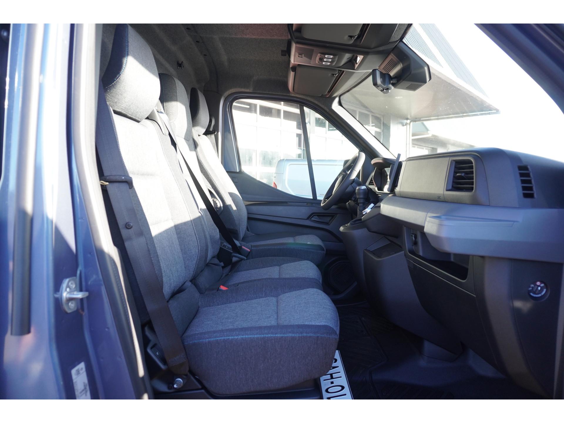 Foto 14 van Renault T35 2.0 dCi 170PK L2H2 Extra Schuifdeur L / R