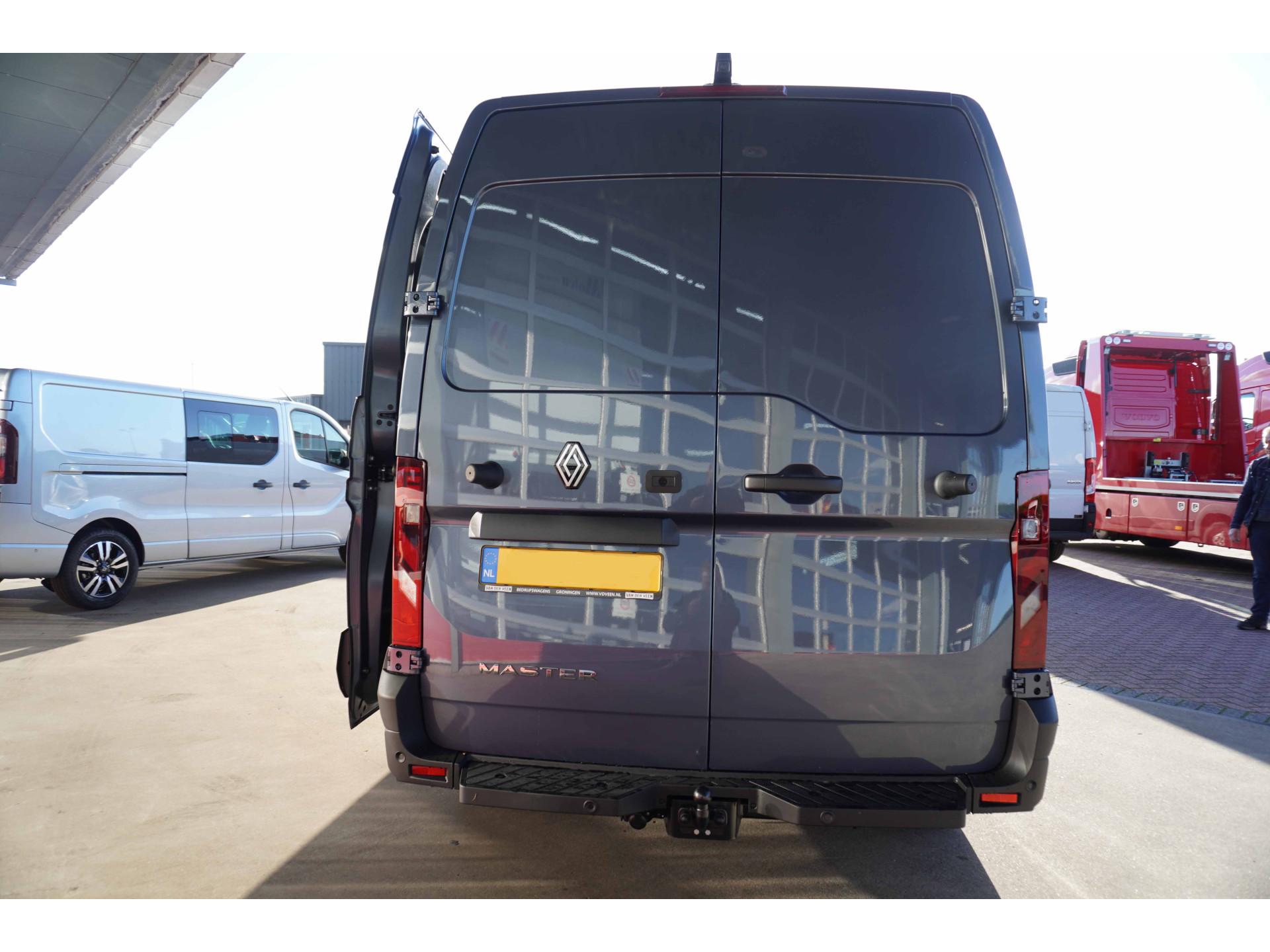 Foto 6 van Renault T35 2.0 dCi 170PK L2H2 Extra Schuifdeur L / R