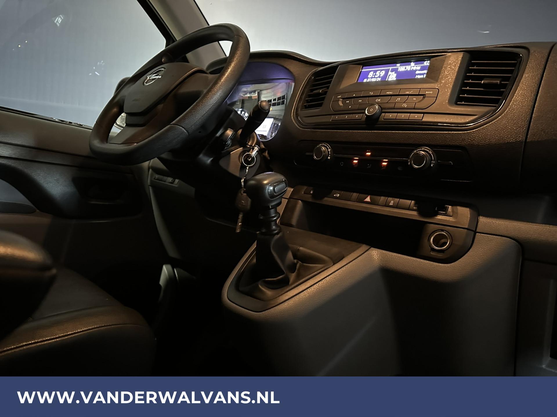 Foto 12 van Opel Vivaro 2.0 CDTI 123pk L3H1 XL Sport Euro6 Airco | 2500kg Trekhaak | Parkeersensoren