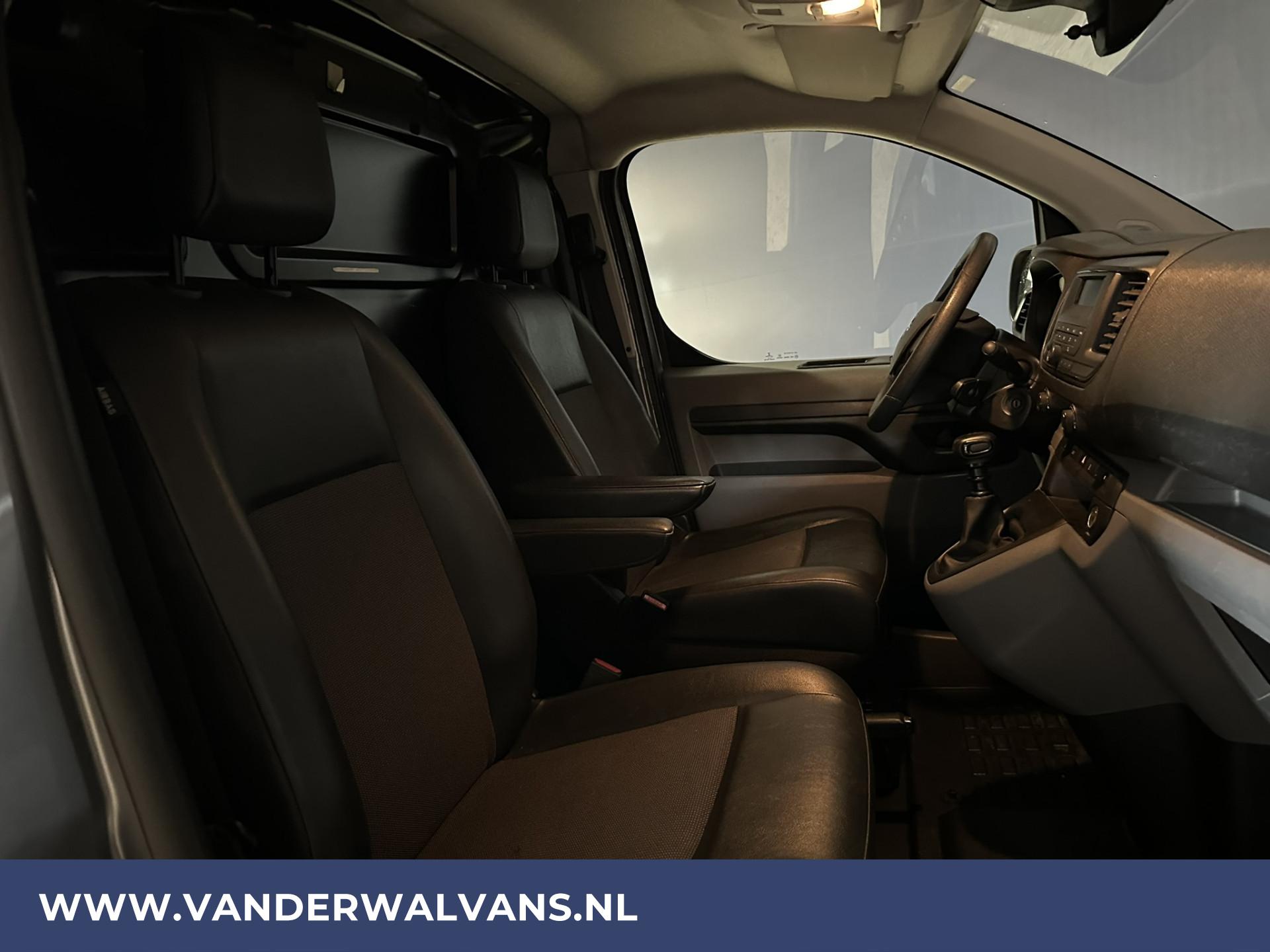 Foto 7 van Opel Vivaro 2.0 CDTI 123pk L3H1 XL Sport Euro6 Airco | 2500kg Trekhaak | Parkeersensoren