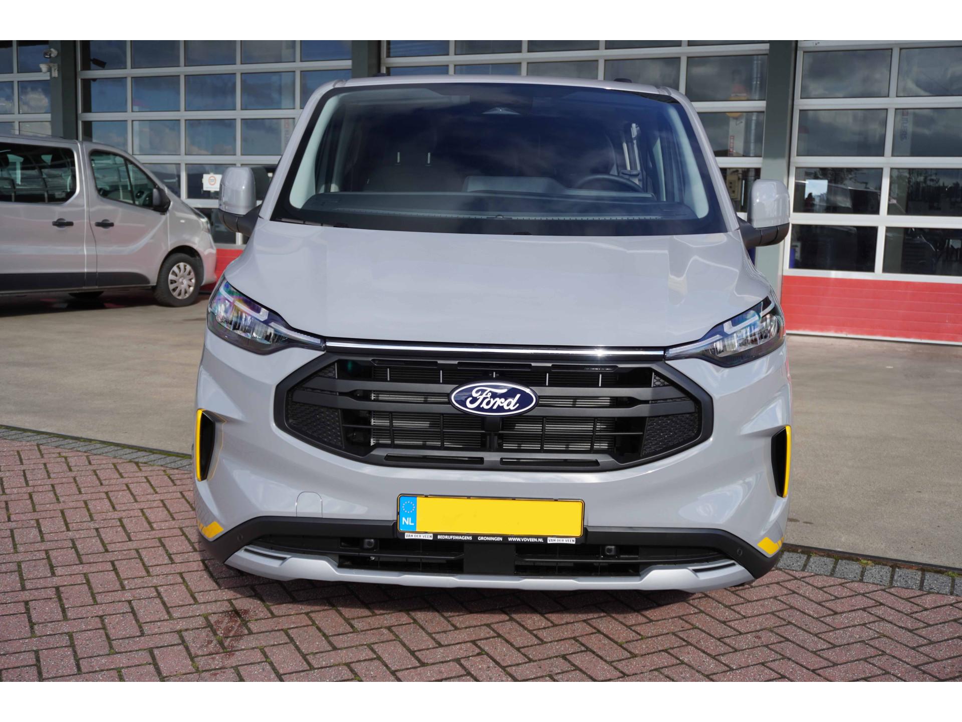 Foto 11 van Ford 320L 2.0 TDCI 136PK L2H1 Trail DubbelCabine Schuifdeur L/R