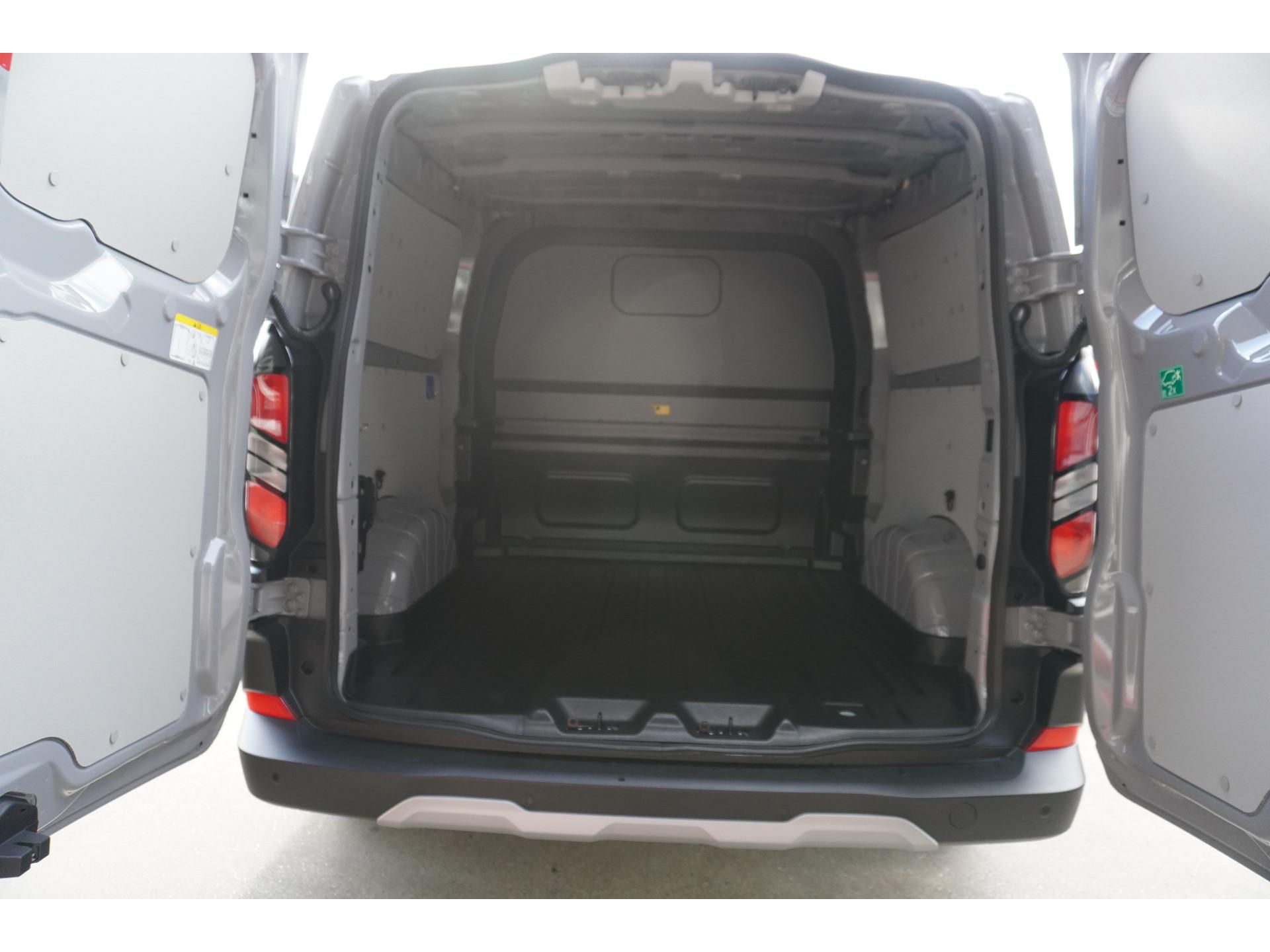 Foto 13 van Ford 320L 2.0 TDCI 136PK L2H1 Trail DubbelCabine Schuifdeur L/R