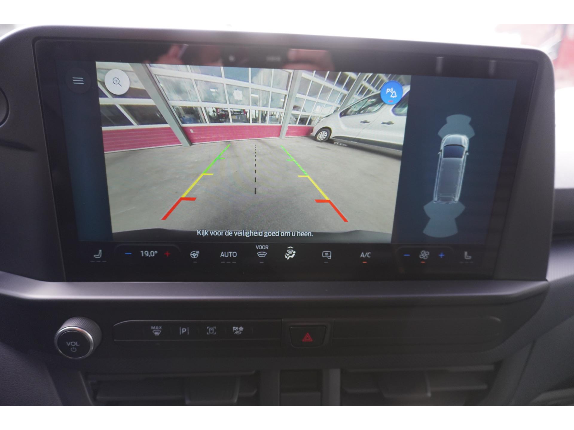 Foto 19 van Ford 320L 2.0 TDCI 136PK L2H1 Trail DubbelCabine Schuifdeur L/R