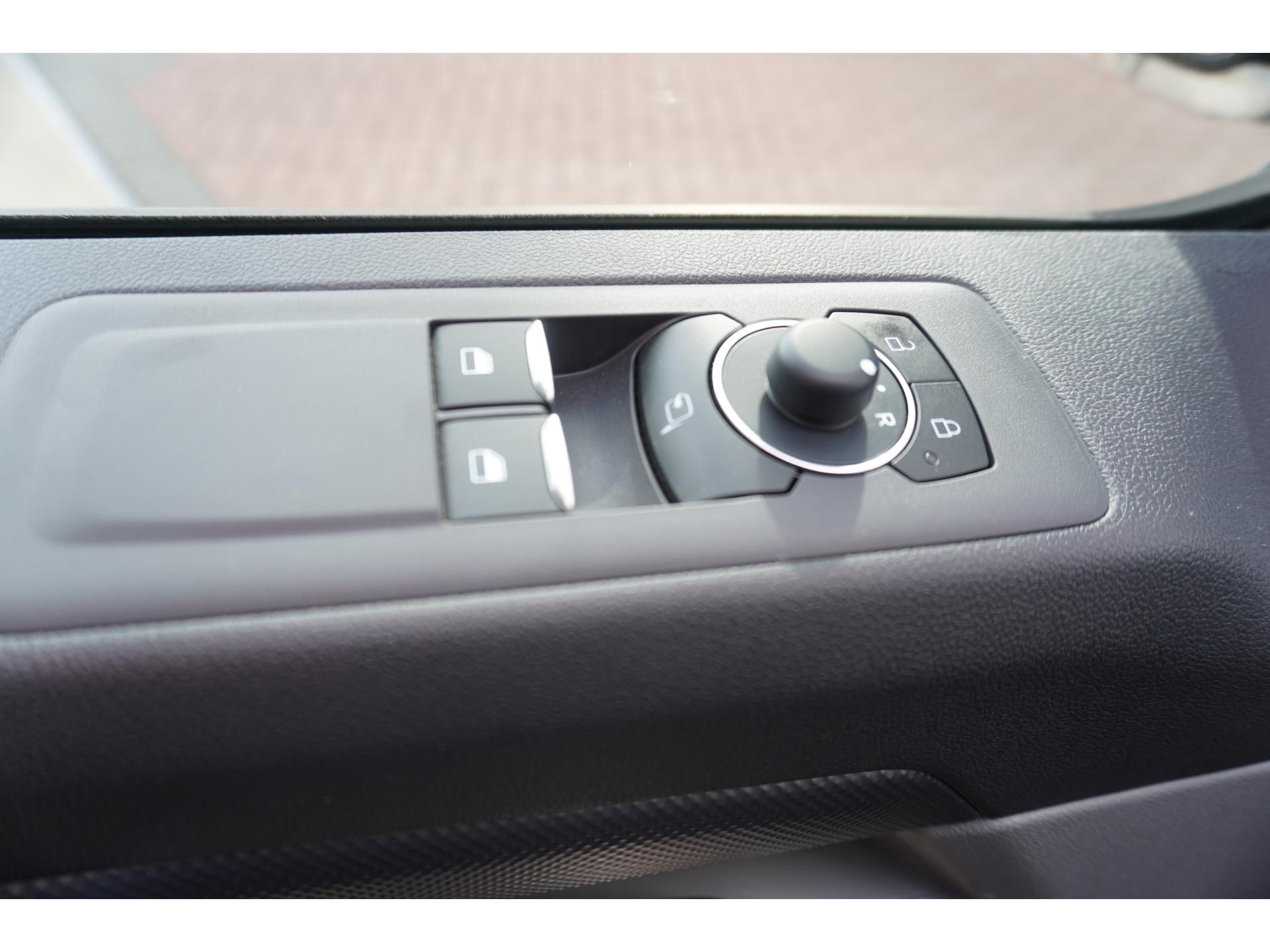 Foto 23 van Ford 320L 2.0 TDCI 136PK L2H1 Trail DubbelCabine Schuifdeur L/R