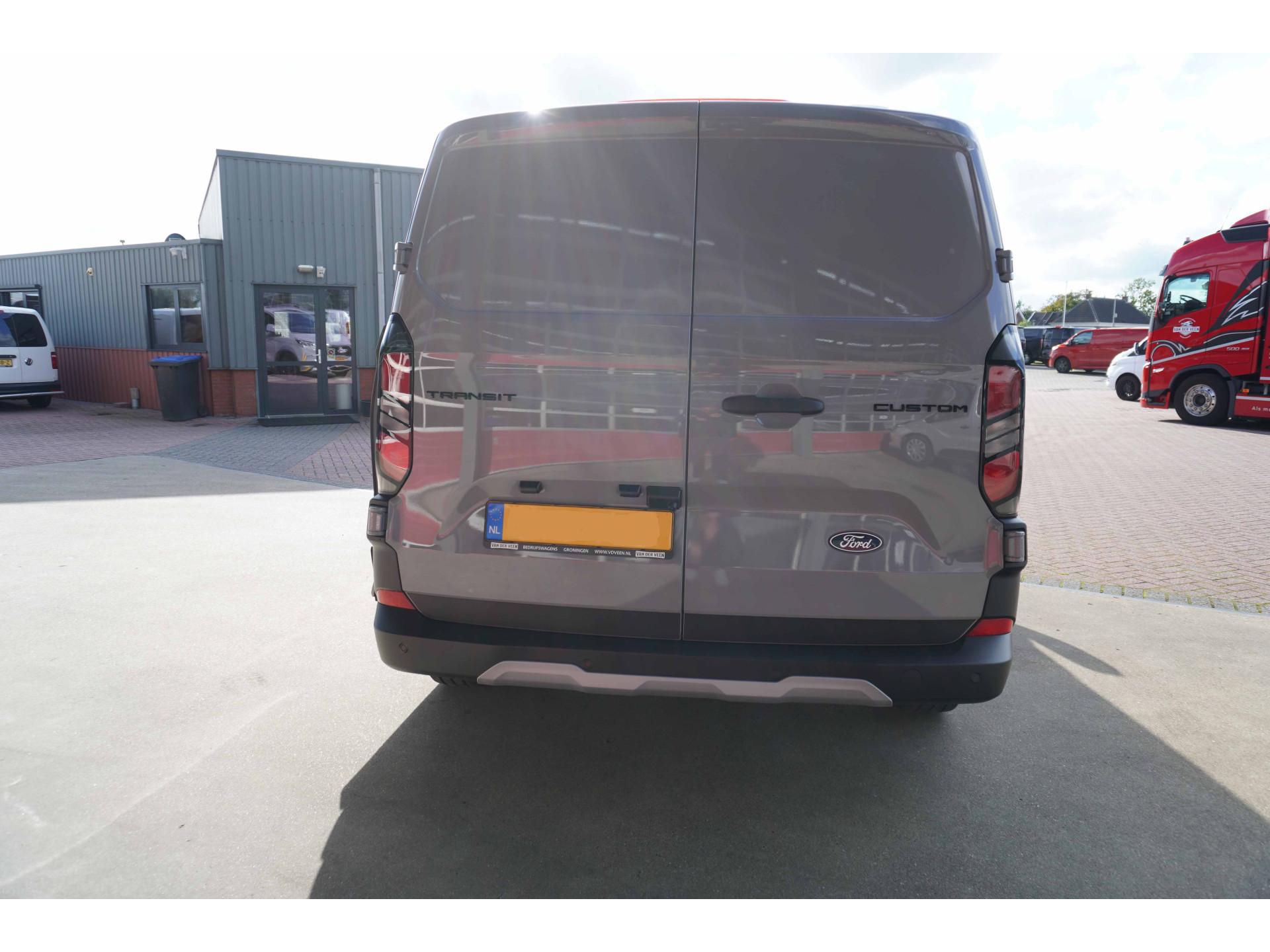 Foto 6 van Ford 320L 2.0 TDCI 136PK L2H1 Trail DubbelCabine Schuifdeur L/R