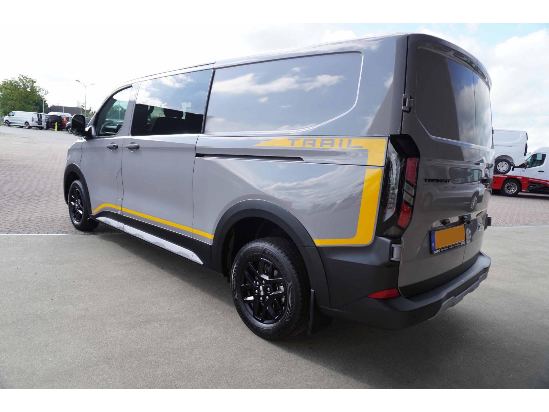 Foto 7 van Ford 320L 2.0 TDCI 136PK L2H1 Trail DubbelCabine Schuifdeur L/R