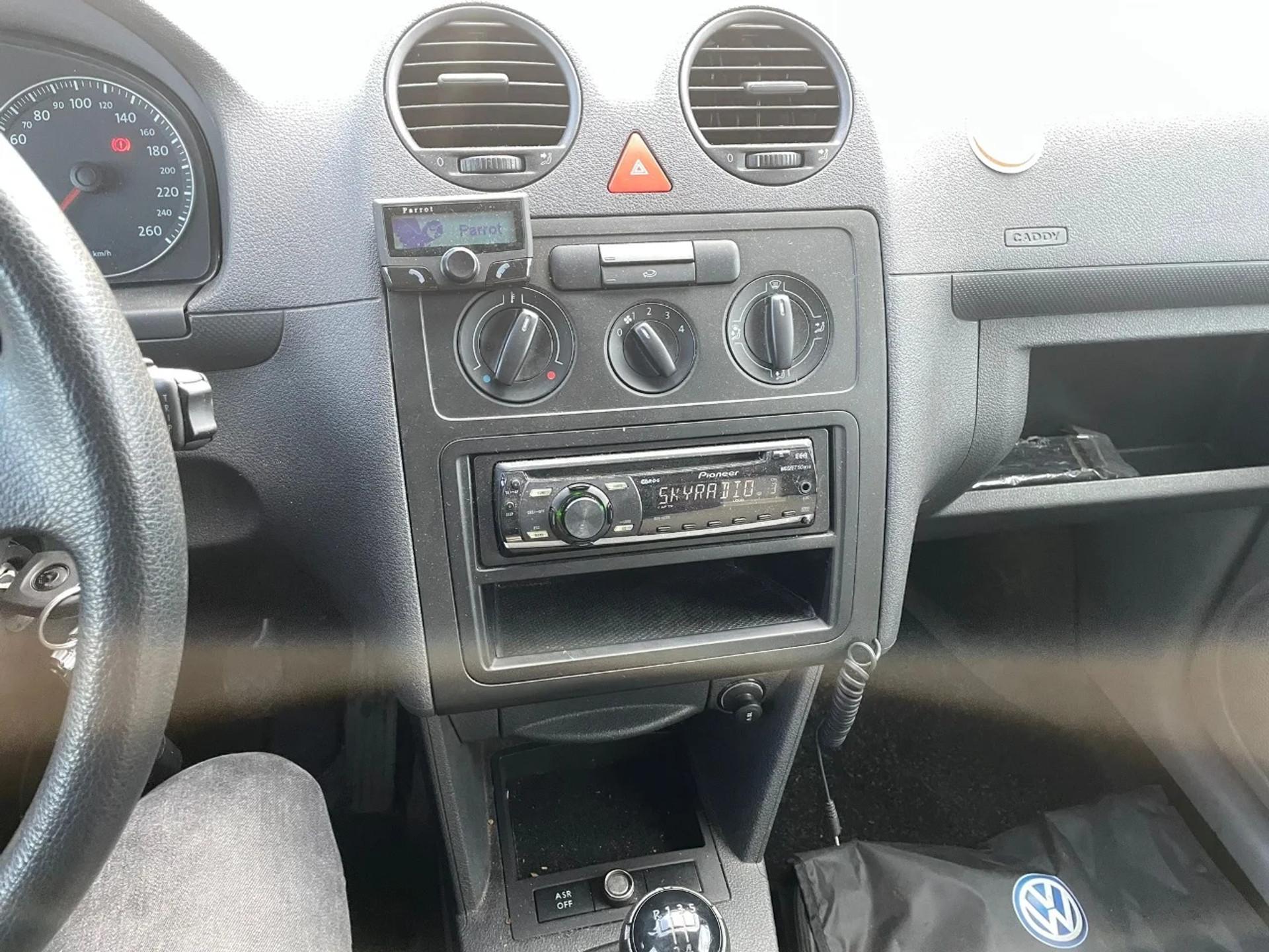 Foto 7 van Volkswagen Caddy benzine electr. raam 95.000km
