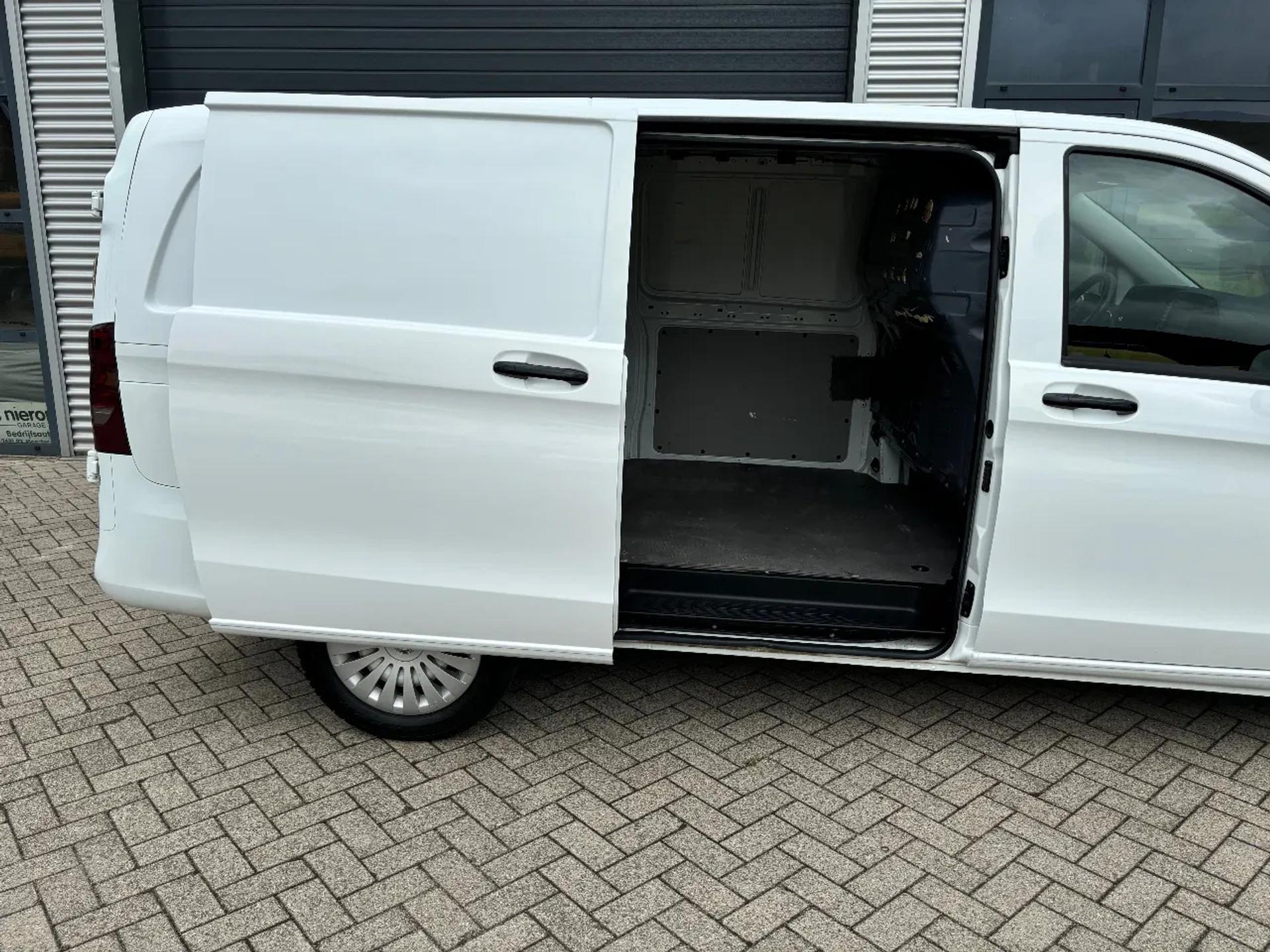 Foto 10 van Mercedes-Benz 119CDI L2H1 Automaat Airco Navi Cruisecontrol Trekhaak