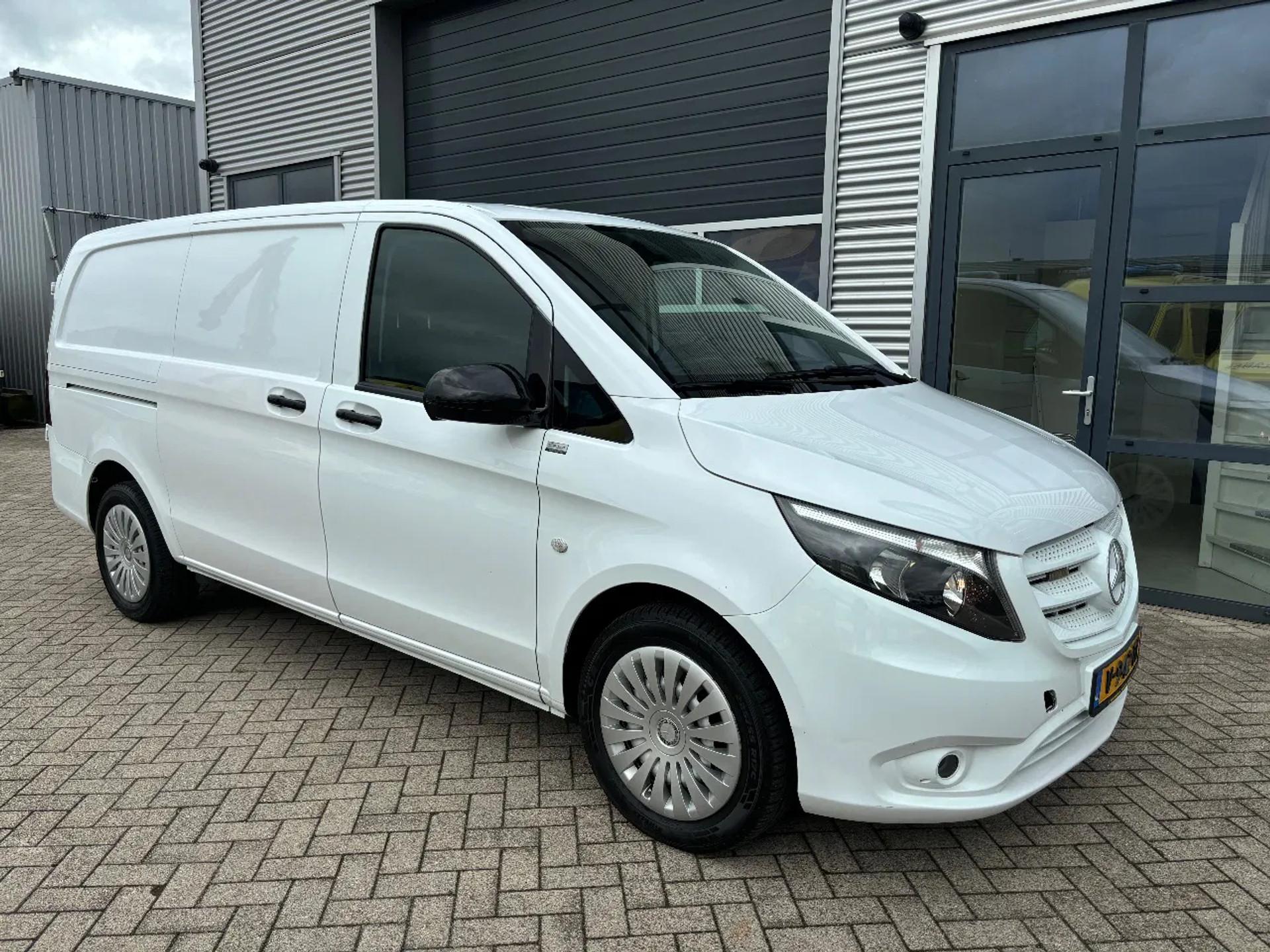 Foto 3 van Mercedes-Benz 119CDI L2H1 Automaat Airco Navi Cruisecontrol Trekhaak