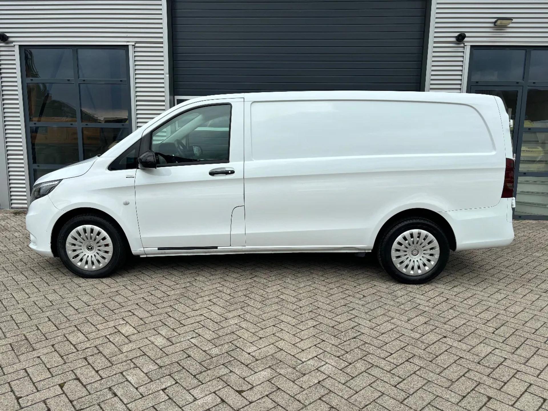Foto 4 van Mercedes-Benz 119CDI L2H1 Automaat Airco Navi Cruisecontrol Trekhaak