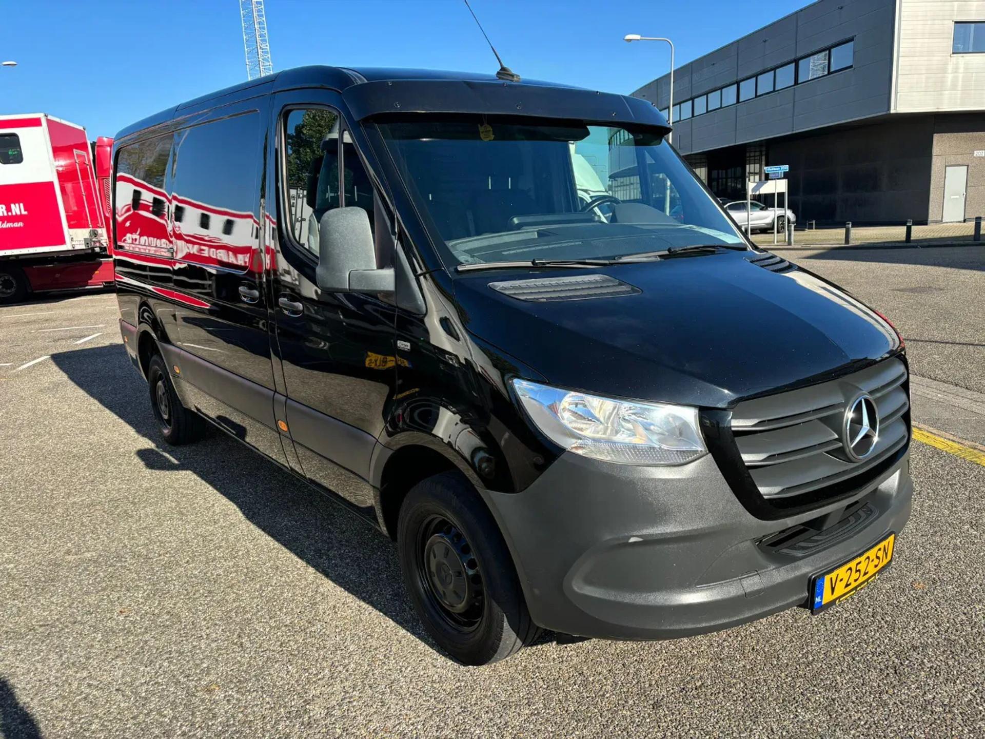 Foto 3 van Mercedes-Benz 316CDI L2H1 Automaat Airco Navi Cruisecontrol 3500KG Trekhaak