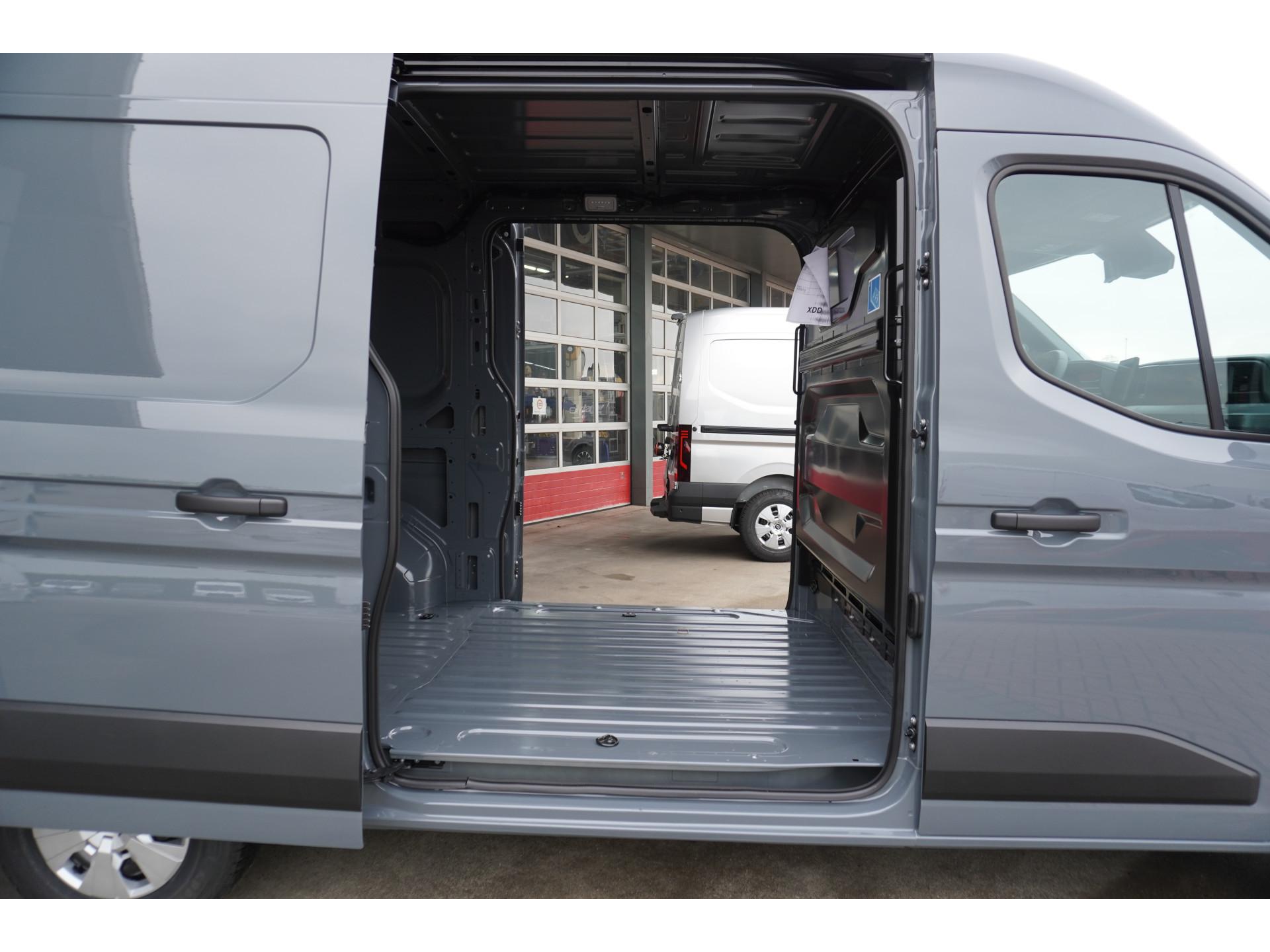 Foto 12 van Renault T35 2.0 dCi 170PK L2H2 Extra Schuifdeur L / R