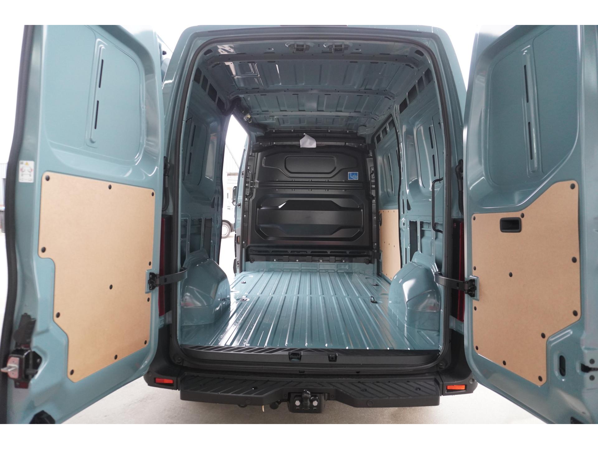 Foto 13 van Renault T35 2.0 dCi 170PK L2H2 Extra Schuifdeur L / R
