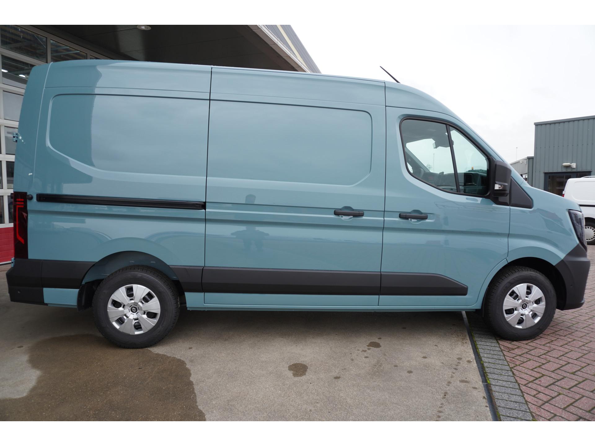 Foto 3 van Renault T35 2.0 dCi 170PK L2H2 Extra Schuifdeur L / R