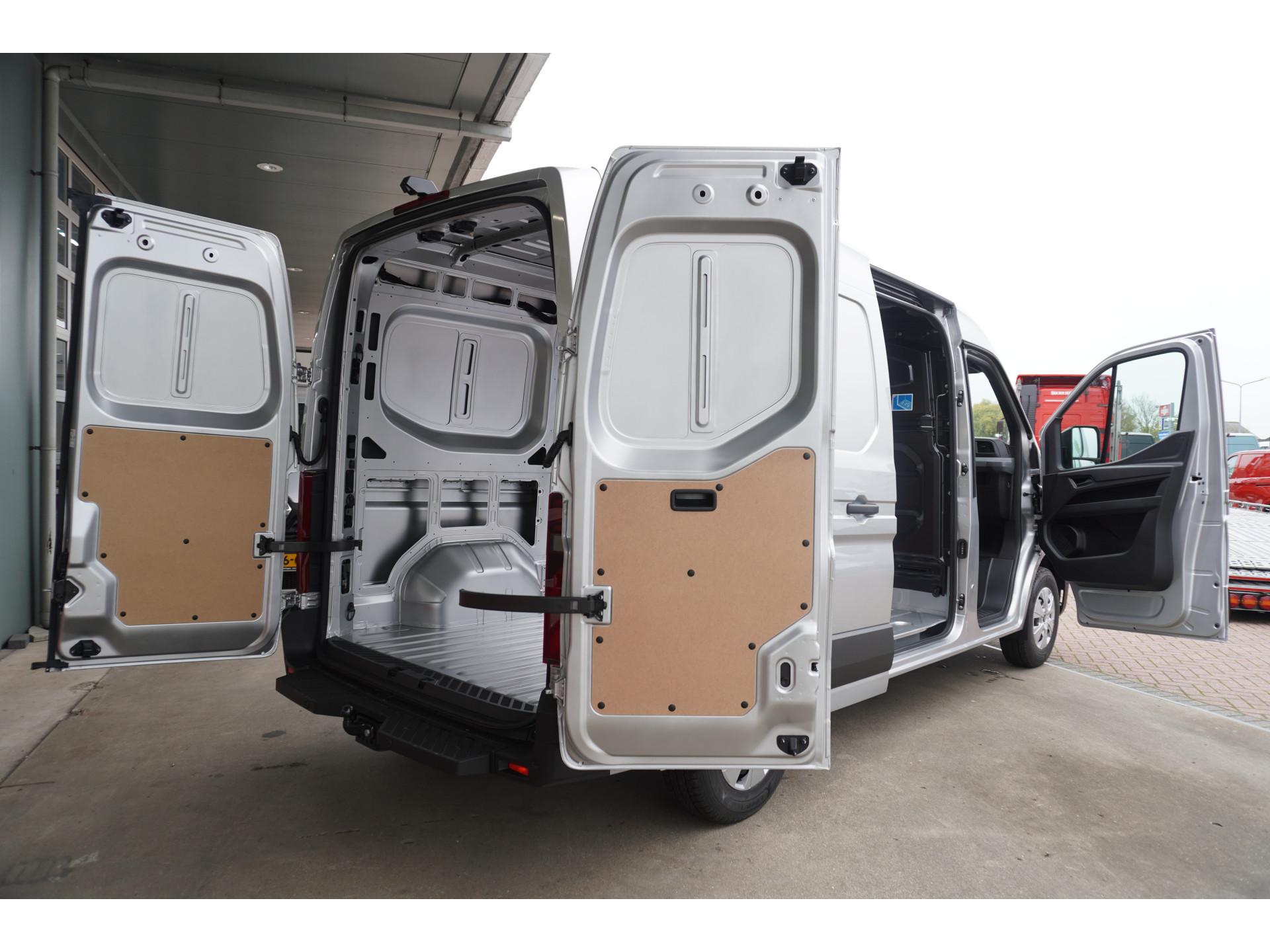 Foto 5 van Renault T35 2.0 dCi 170PK L2H2 Extra Schuifdeur L / R