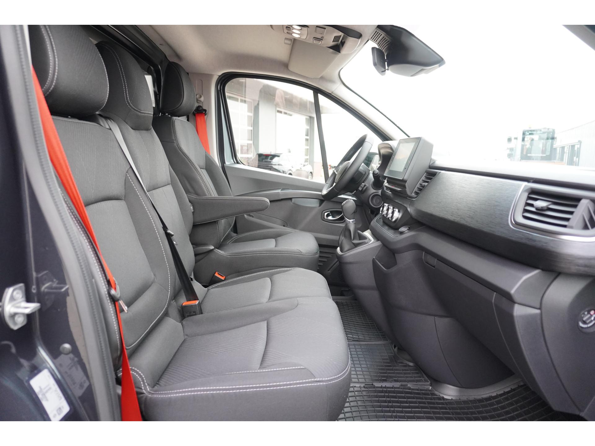 Foto 13 van Renault 2.0 Blue dCi 170pk T30 L2H1 Red Edition Exclusive Automaat Schuifdeur L / R