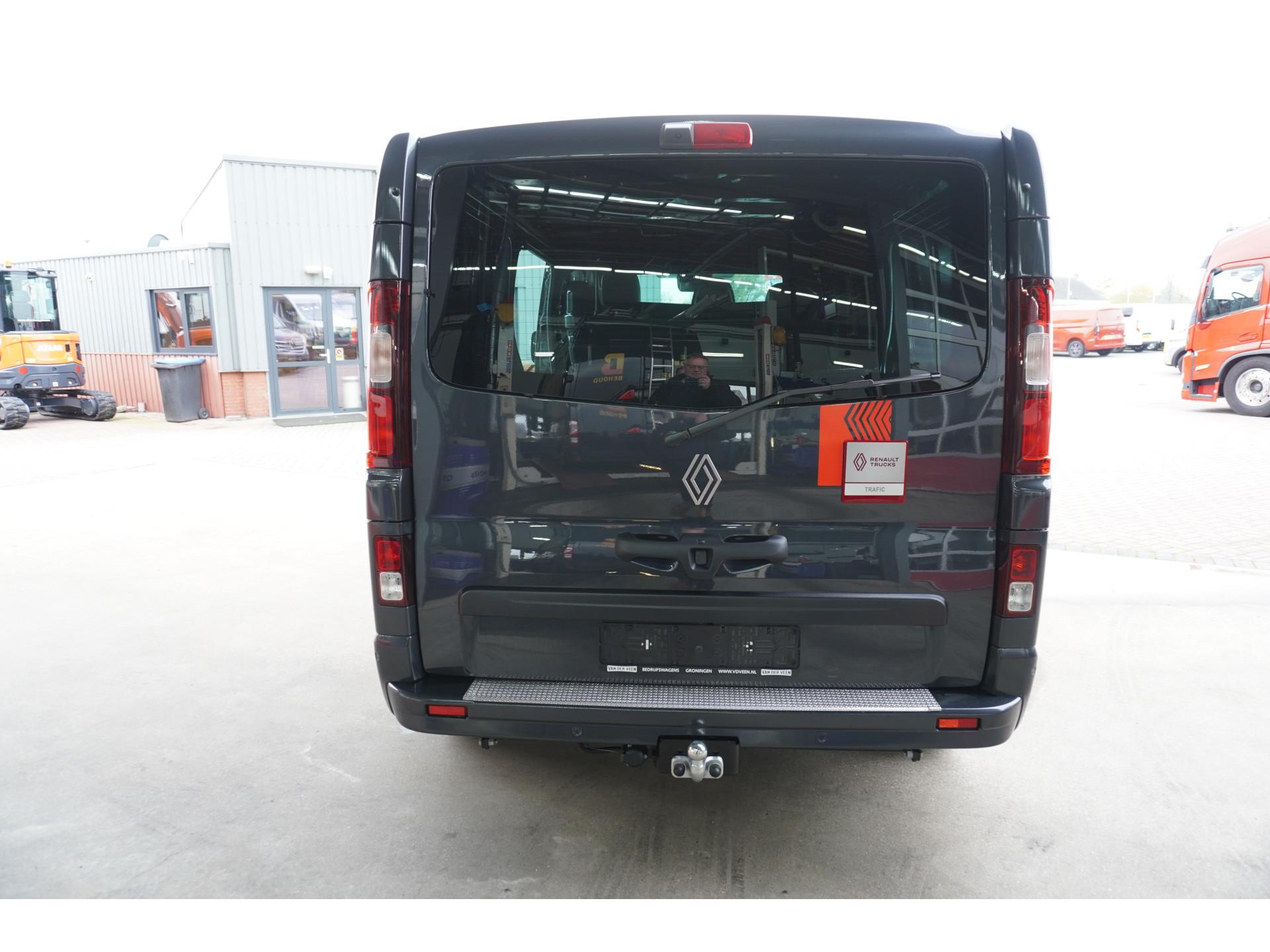 Foto 6 van Renault 2.0 Blue dCi 170pk T30 L2H1 Red Edition Exclusive Automaat Schuifdeur L / R