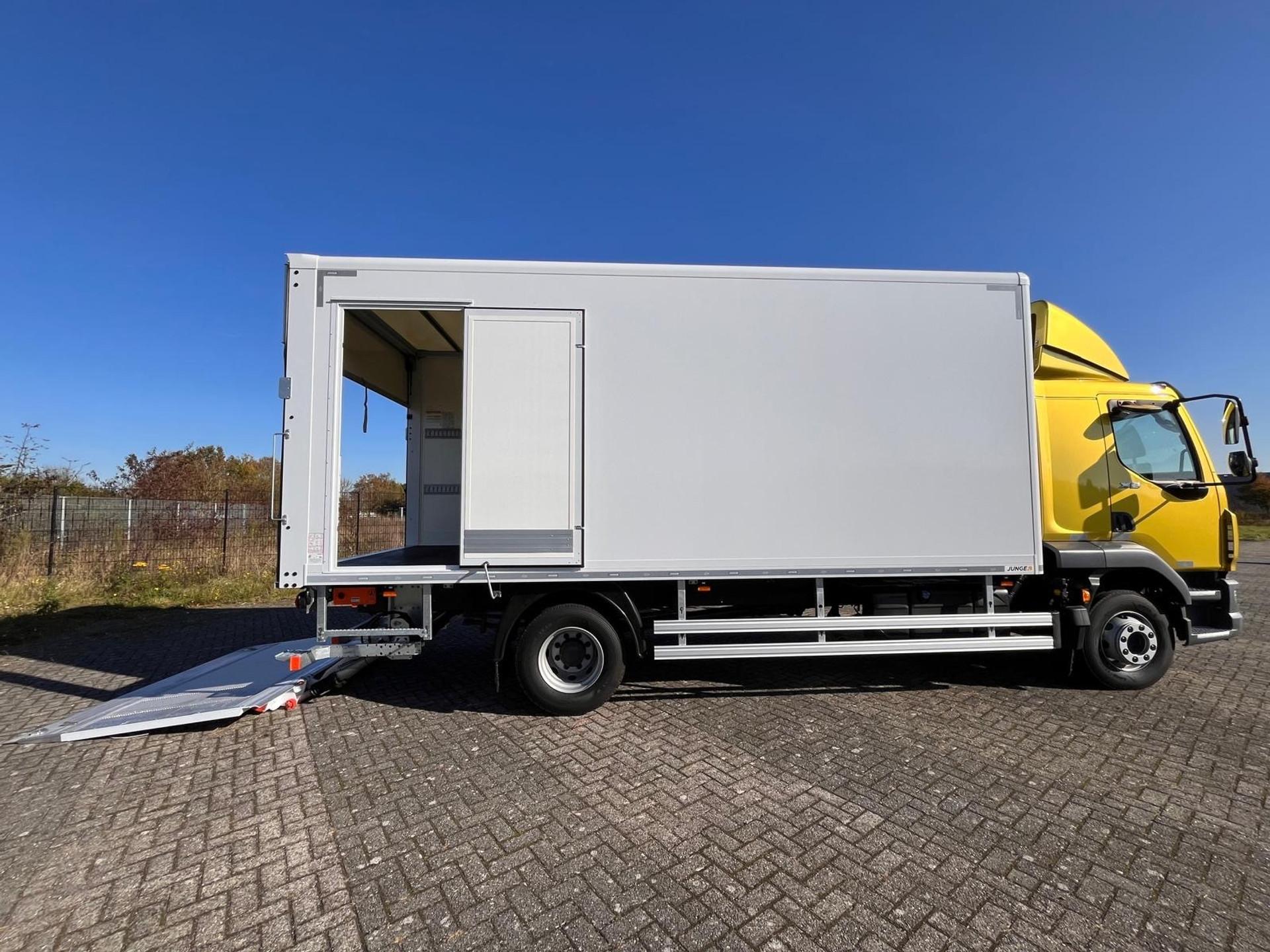 Foto 10 van DAF XB 260 FA ACC Bakwagen