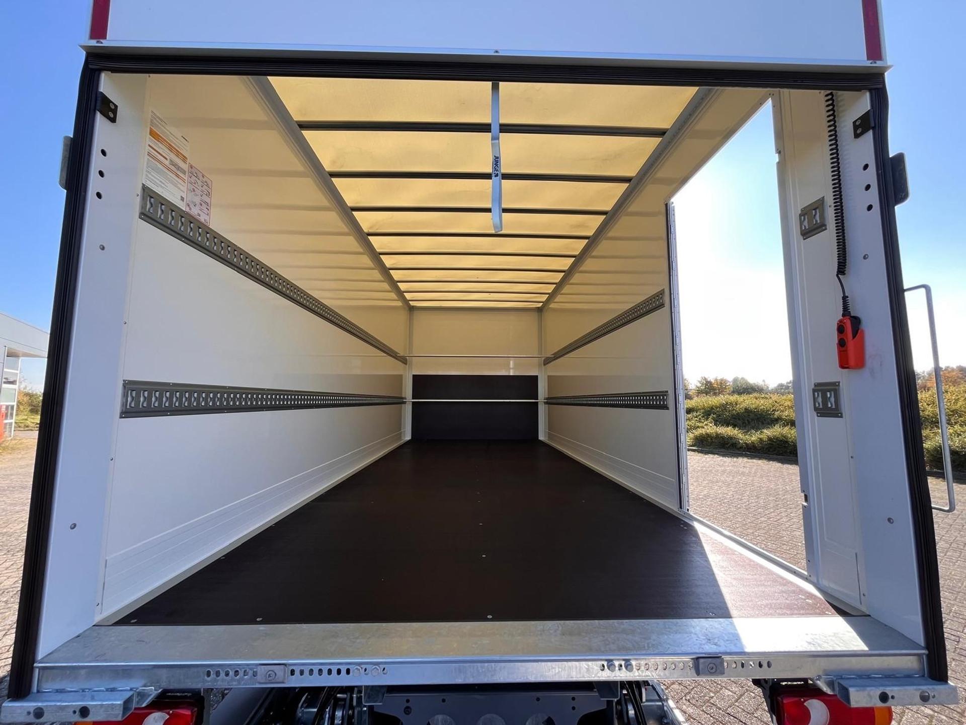 Foto 5 van DAF XB 260 FA ACC Bakwagen