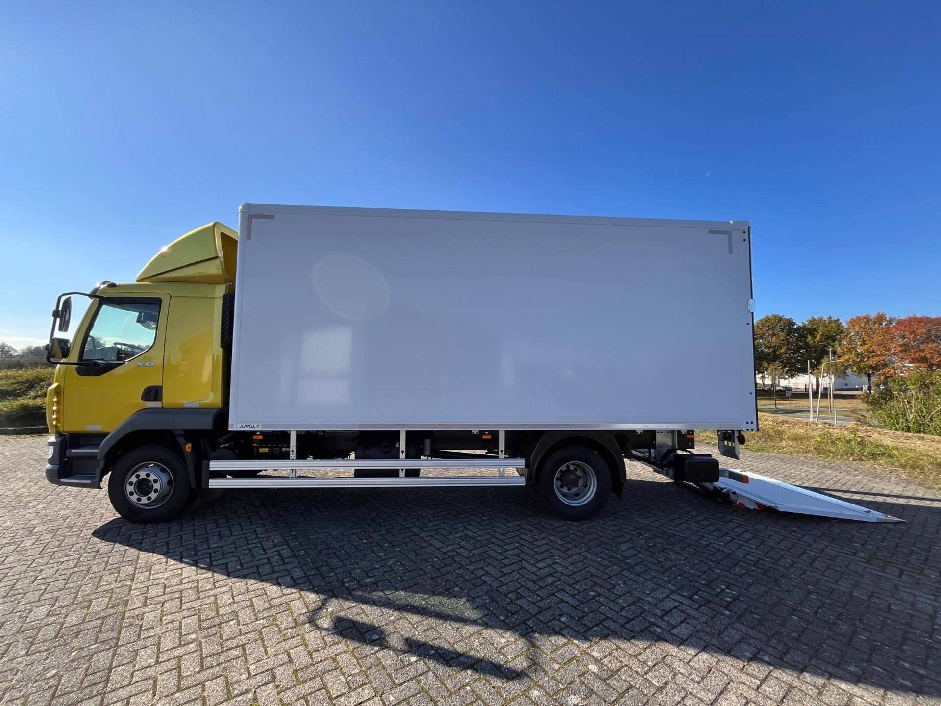 Foto 9 van DAF XB 260 FA ACC Bakwagen