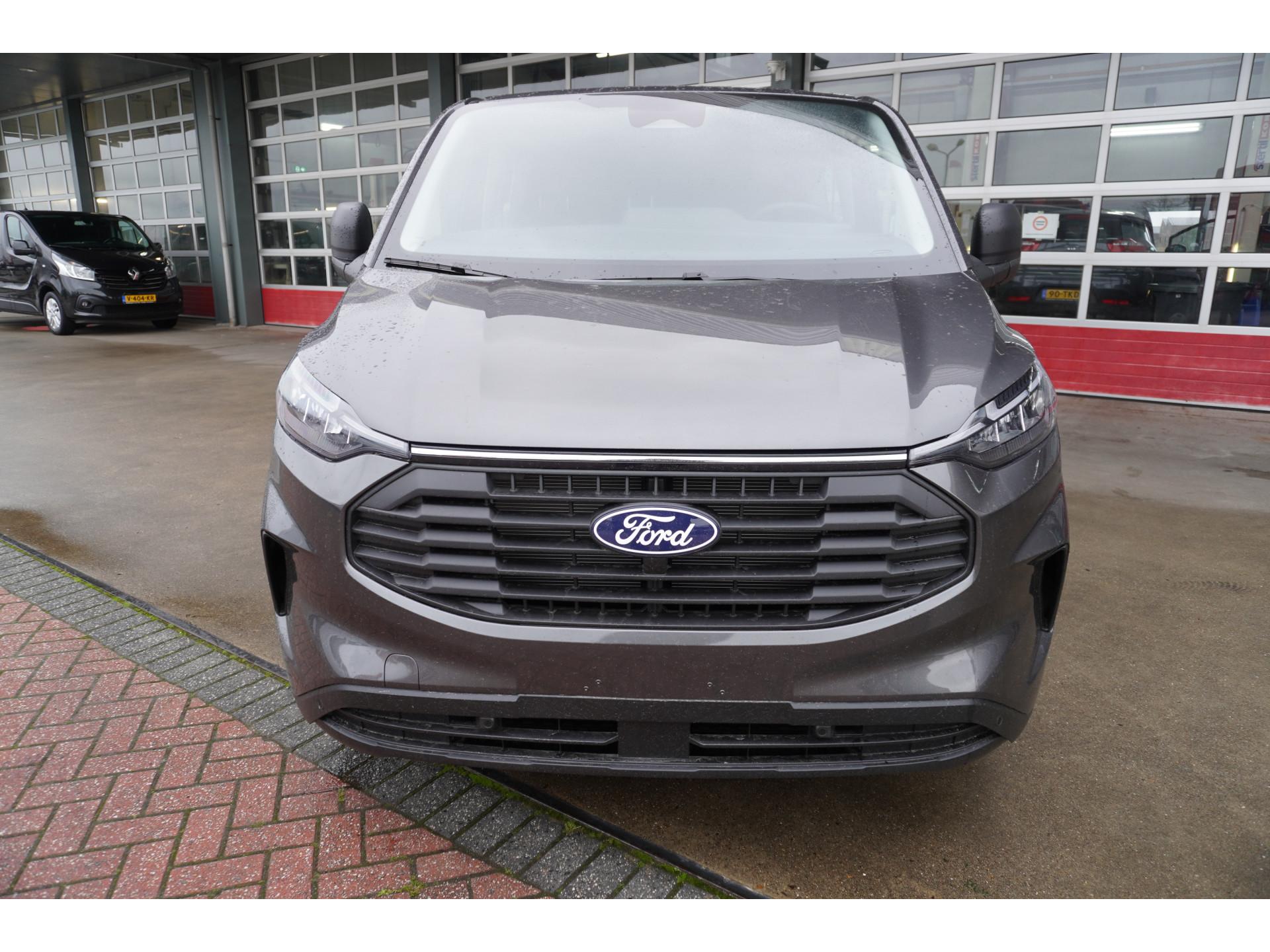 Foto 10 van Ford 320L 2.0 TDCI 150PK L2H1 Trend Dubbelcabine
