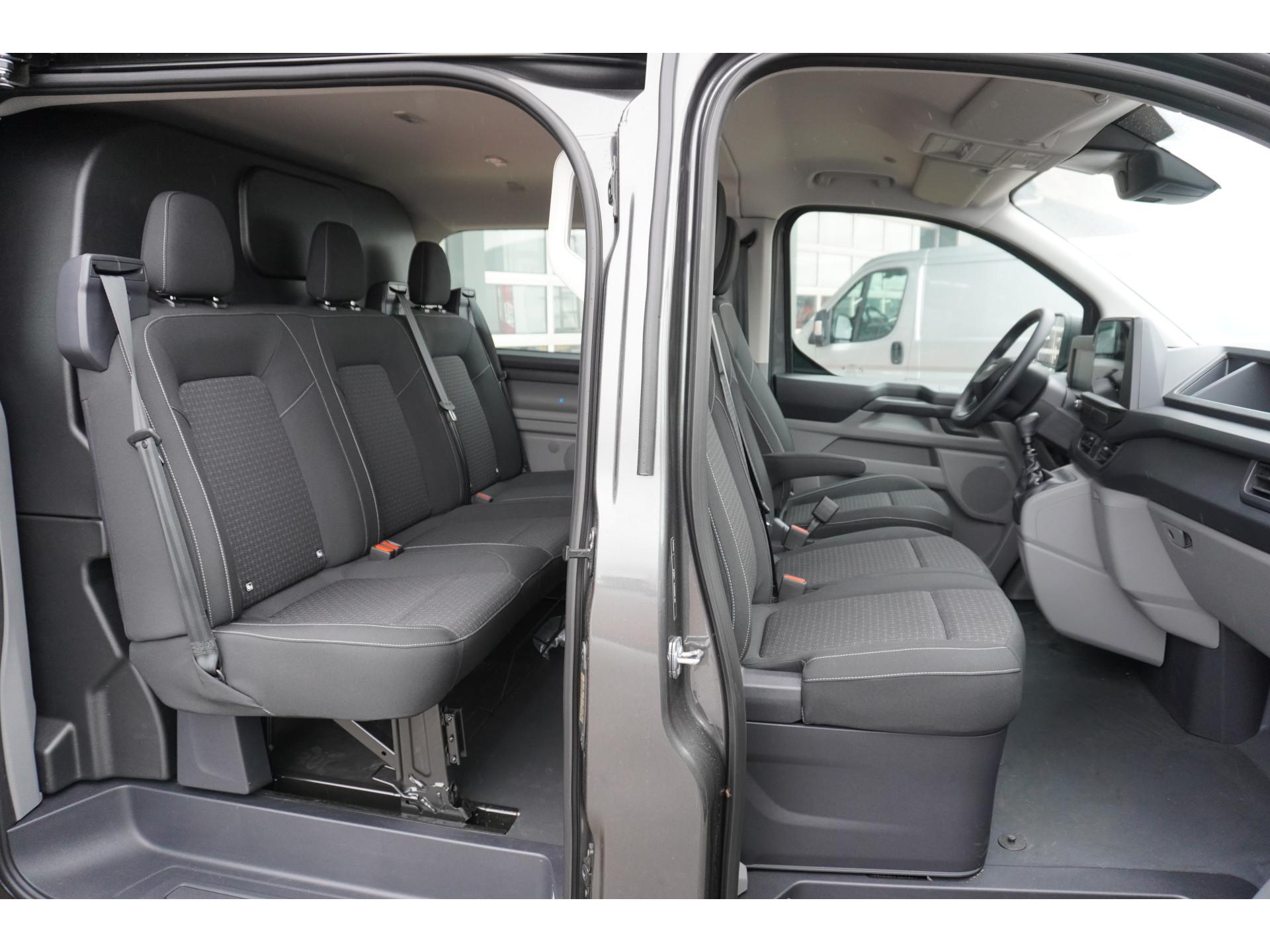 Foto 12 van Ford 320L 2.0 TDCI 150PK L2H1 Trend Dubbelcabine
