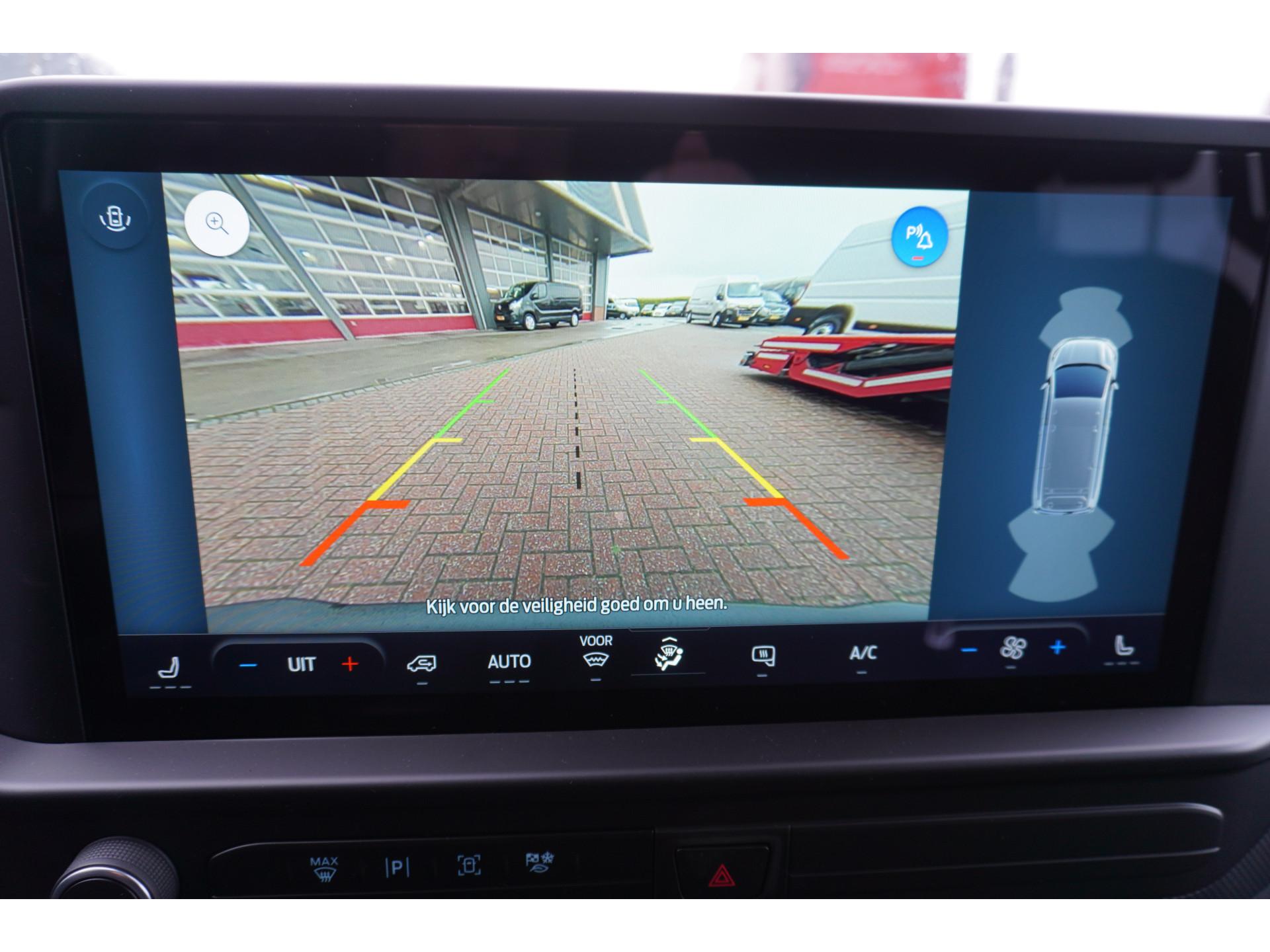 Foto 16 van Ford 320L 2.0 TDCI 150PK L2H1 Trend Dubbelcabine
