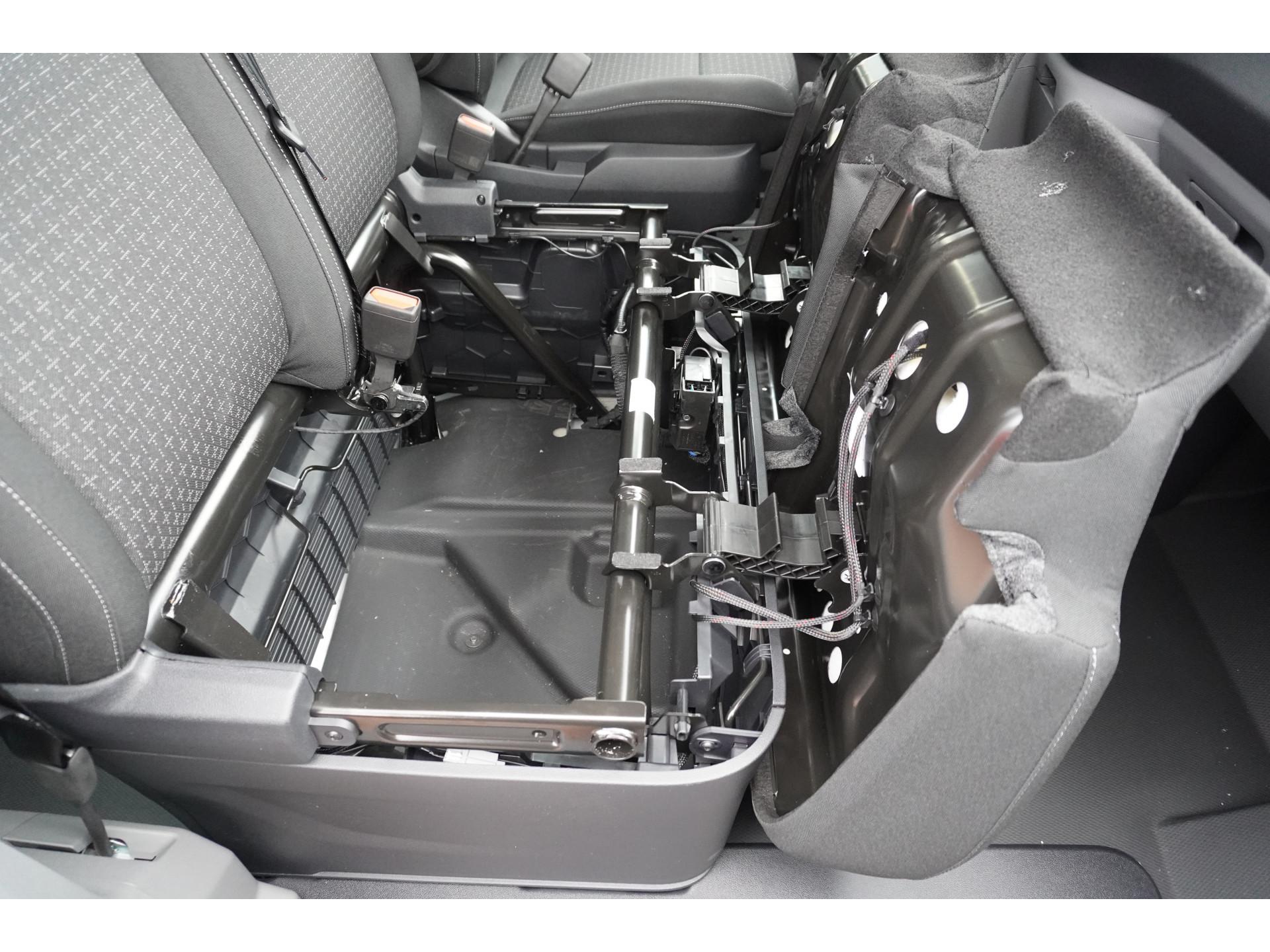 Foto 21 van Ford 320L 2.0 TDCI 150PK L2H1 Trend Dubbelcabine