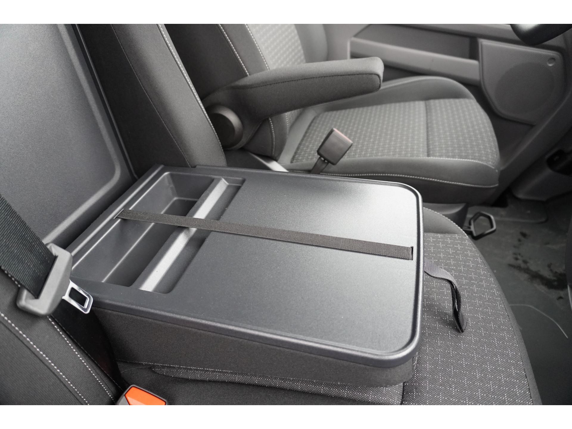 Foto 22 van Ford 320L 2.0 TDCI 150PK L2H1 Trend Dubbelcabine
