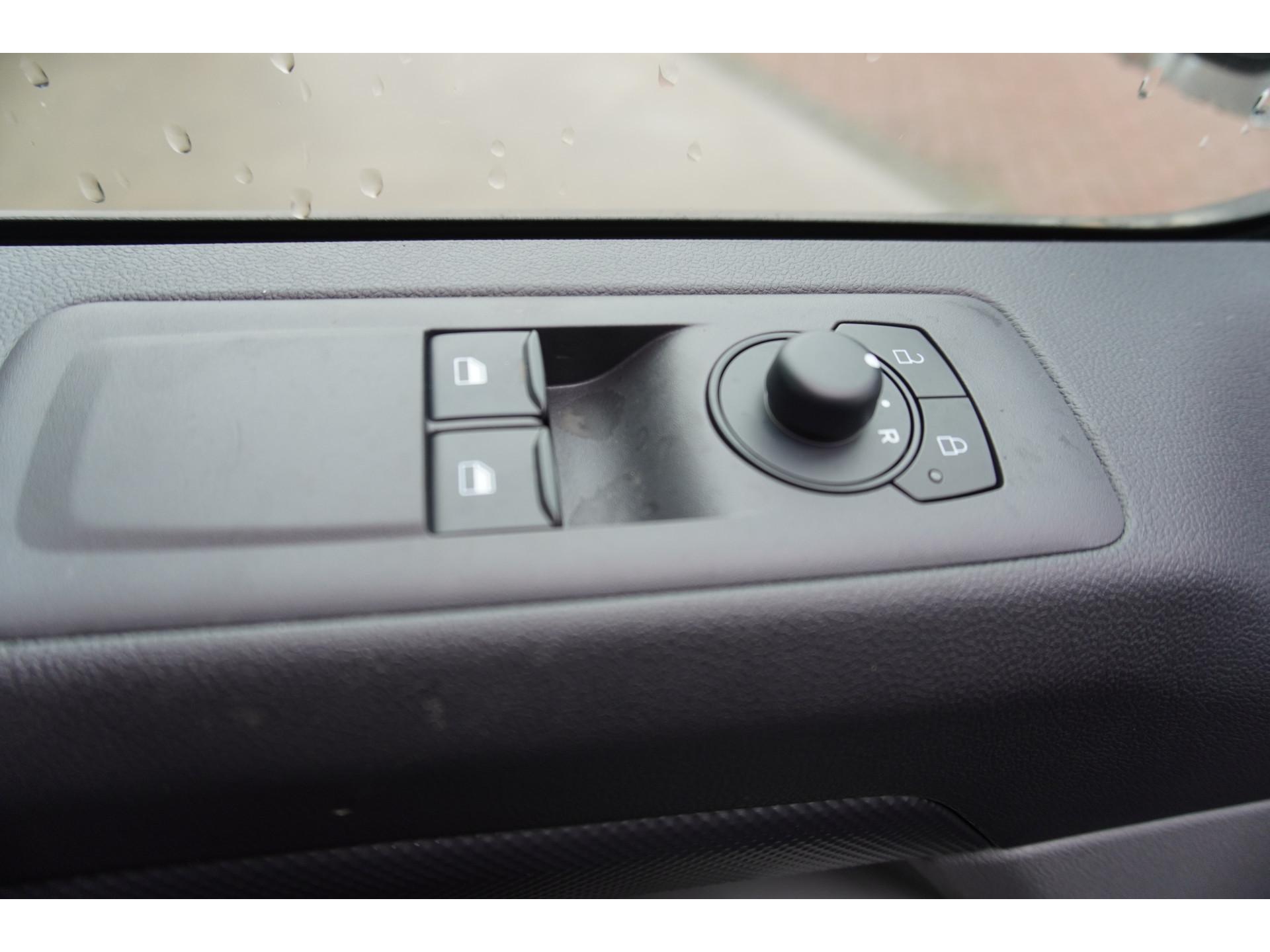 Foto 24 van Ford 320L 2.0 TDCI 150PK L2H1 Trend Dubbelcabine