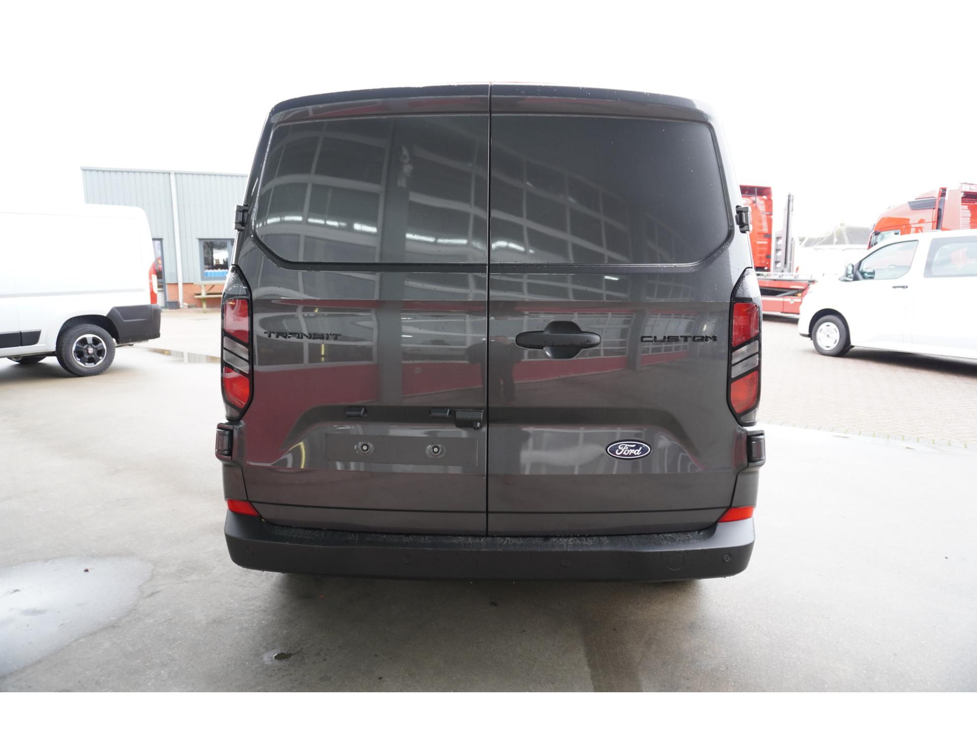 Foto 6 van Ford 320L 2.0 TDCI 150PK L2H1 Trend Dubbelcabine
