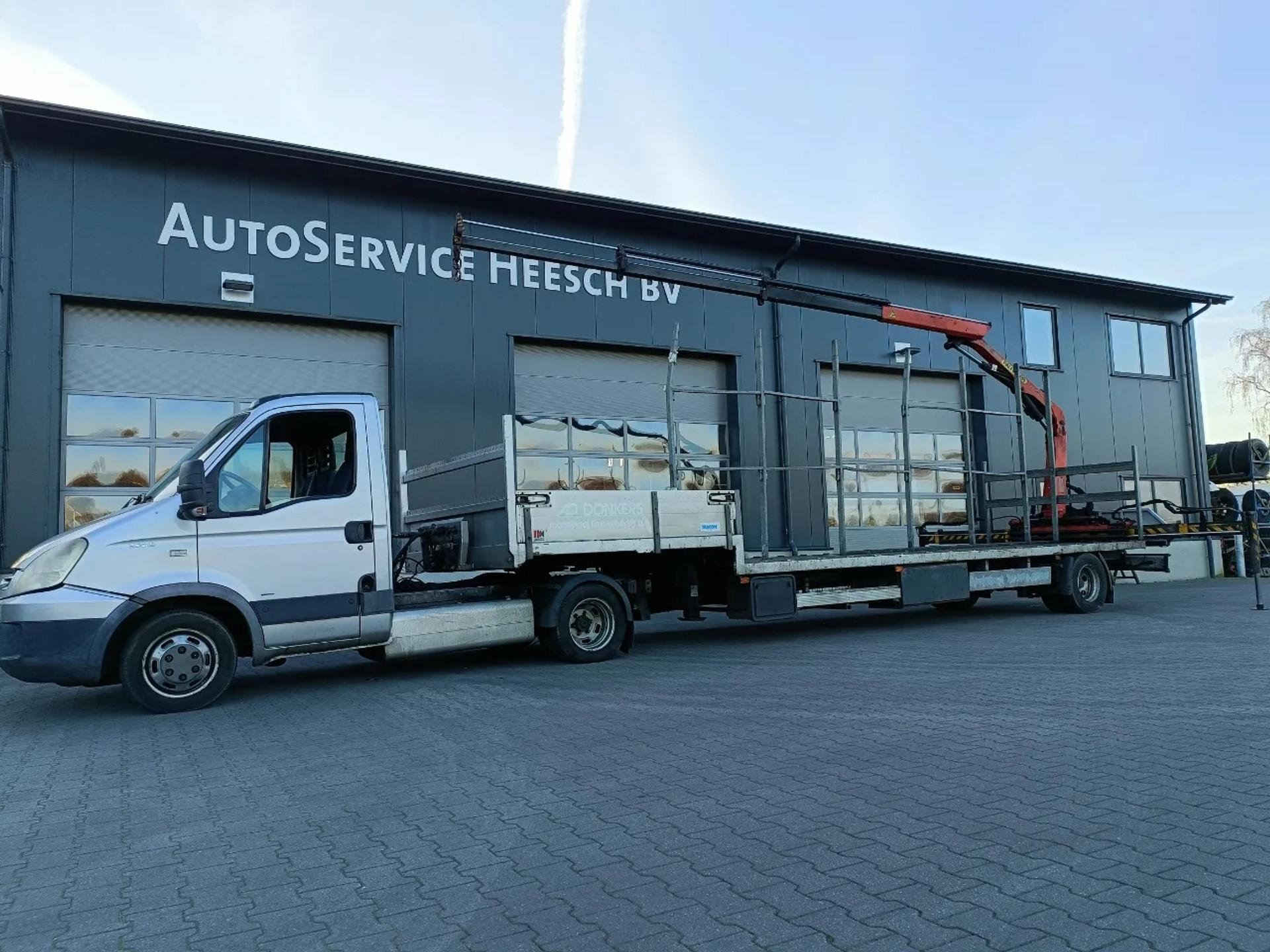 Foto 11 van Iveco Daily 35C18 BE COMBI - GESTUURDE OPLEGGER - PALFINGER KRAAN 4.5T RADIOGRAFISCH