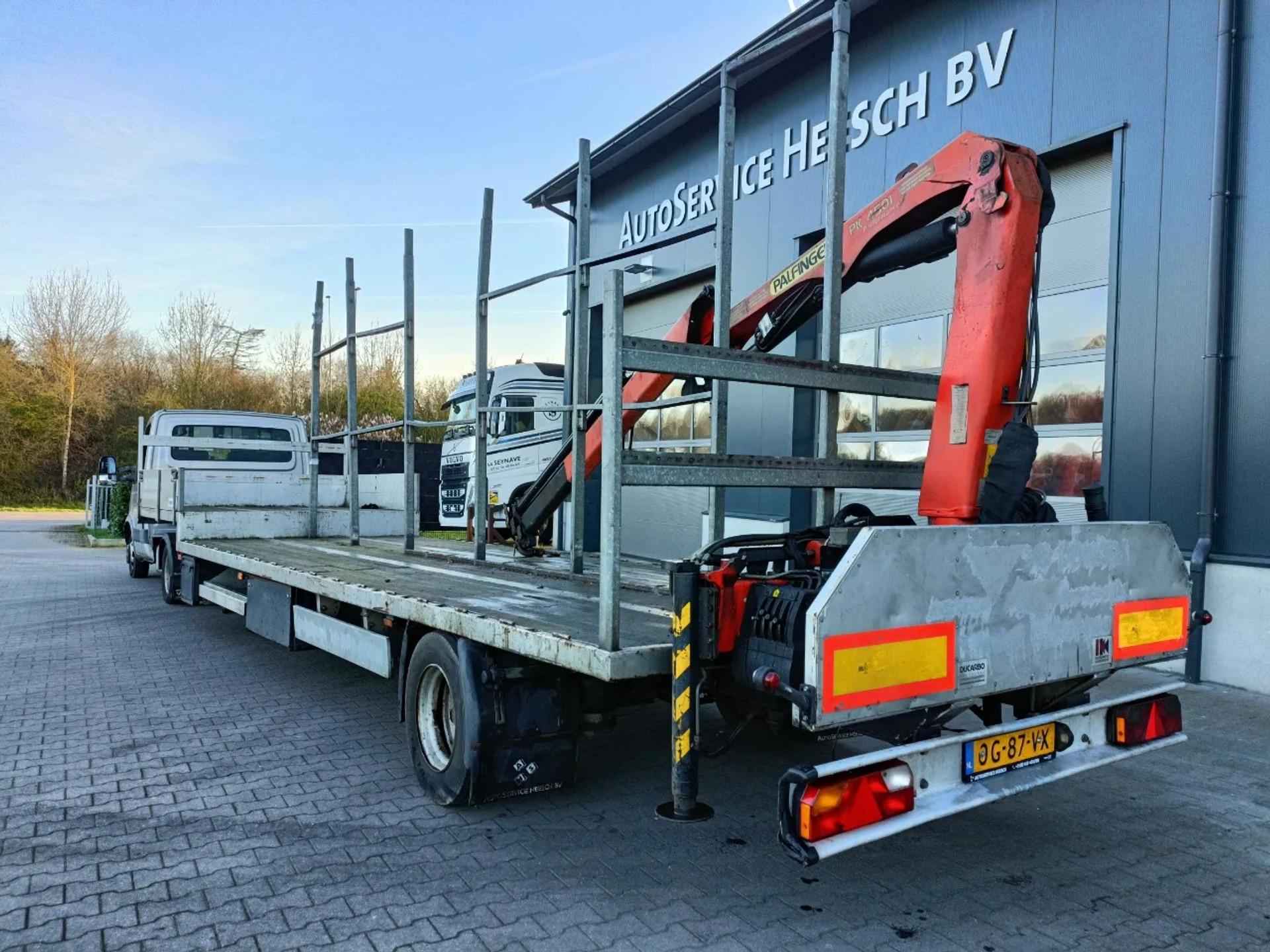 Foto 13 van Iveco Daily 35C18 BE COMBI - GESTUURDE OPLEGGER - PALFINGER KRAAN 4.5T RADIOGRAFISCH