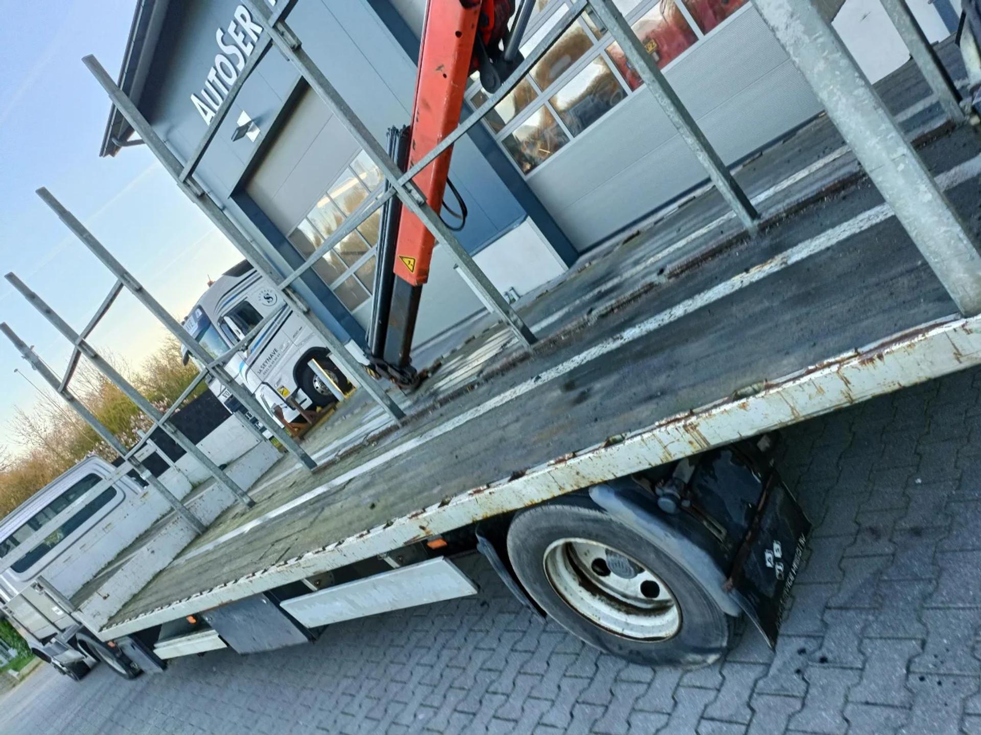 Foto 24 van Iveco Daily 35C18 BE COMBI - GESTUURDE OPLEGGER - PALFINGER KRAAN 4.5T RADIOGRAFISCH