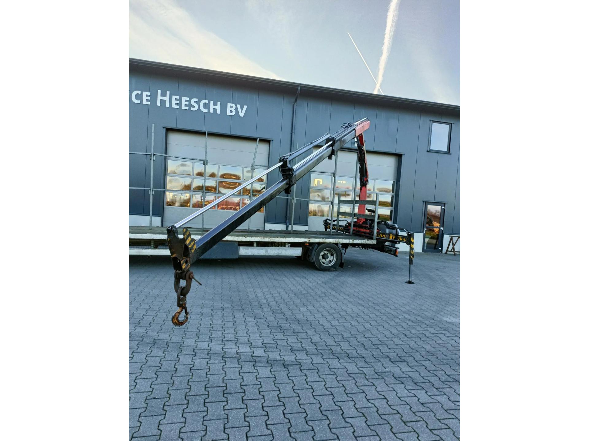 Foto 38 van Iveco Daily 35C18 BE COMBI - GESTUURDE OPLEGGER - PALFINGER KRAAN 4.5T RADIOGRAFISCH