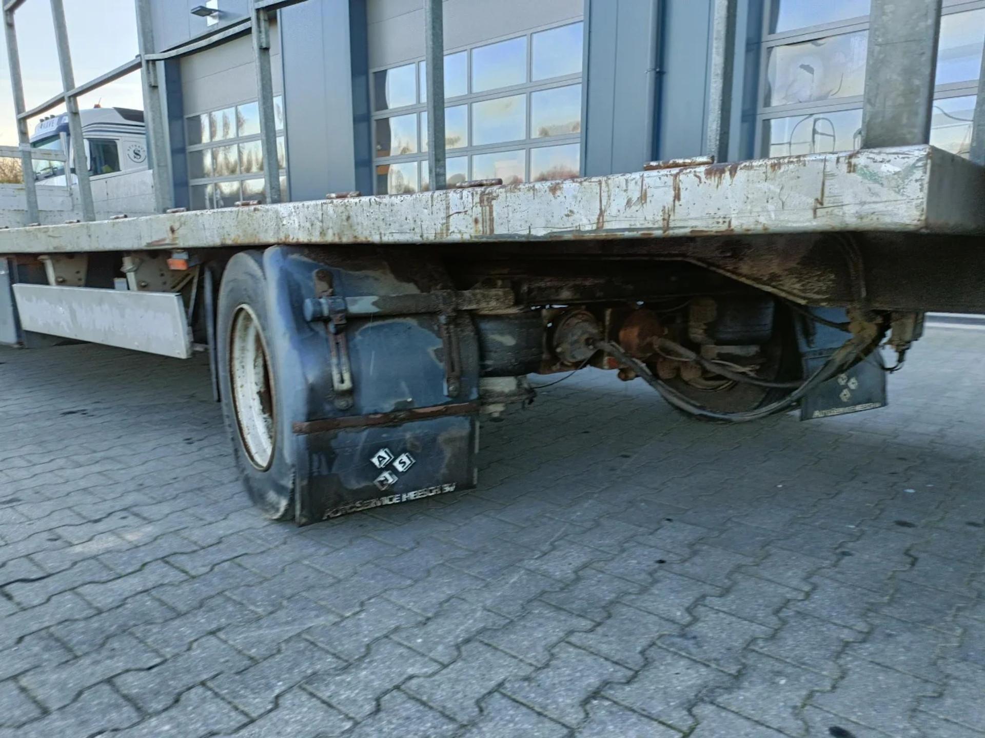 Foto 41 van Iveco Daily 35C18 BE COMBI - GESTUURDE OPLEGGER - PALFINGER KRAAN 4.5T RADIOGRAFISCH
