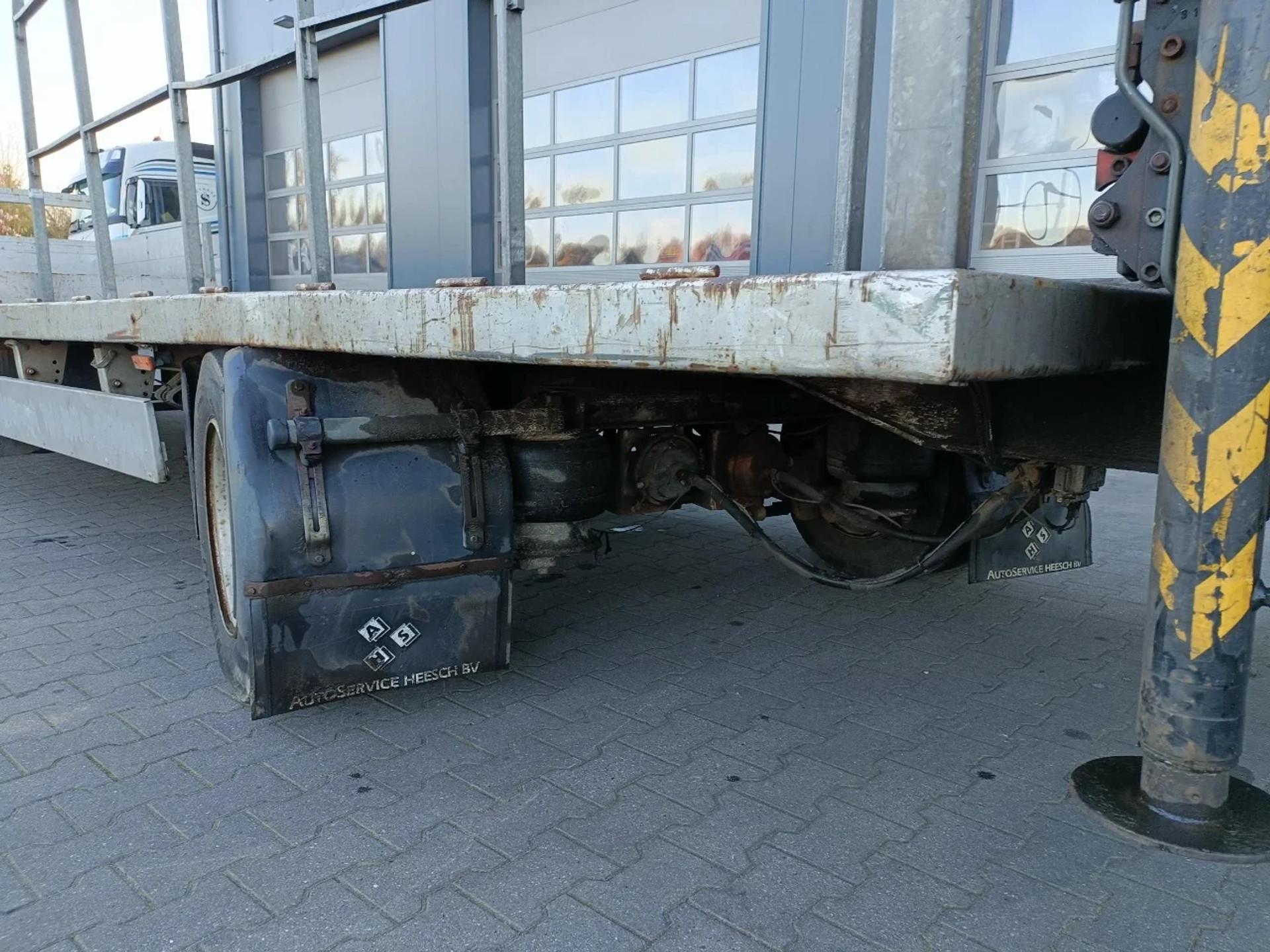 Foto 42 van Iveco Daily 35C18 BE COMBI - GESTUURDE OPLEGGER - PALFINGER KRAAN 4.5T RADIOGRAFISCH