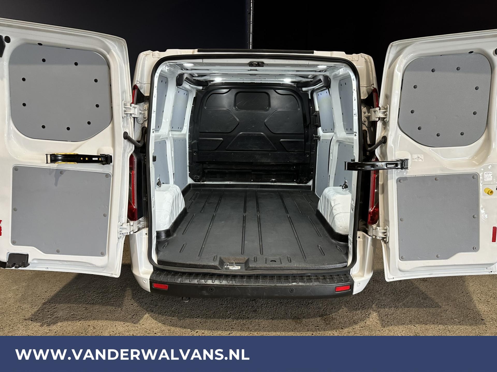 Foto 3 van Ford Transit Custom 2.0 TDCI L1H1 Euro6 Airco | LED | Cruisecontrol | Parkeersensoren | Bijrijdersbank