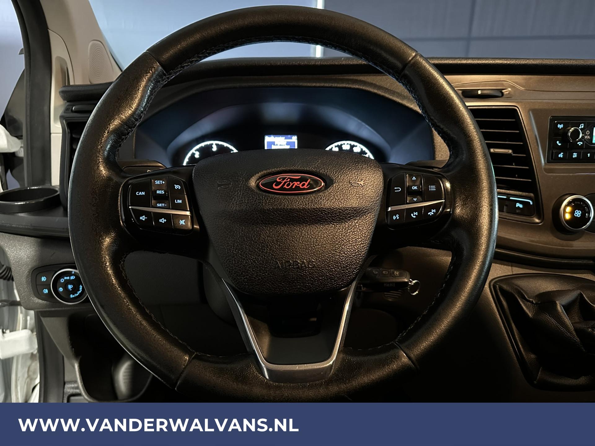 Foto 6 van Ford Transit Custom 2.0 TDCI L1H1 Euro6 Airco | LED | Cruisecontrol | Parkeersensoren | Bijrijdersbank