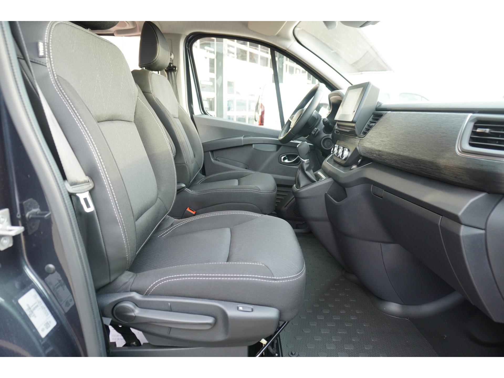 Foto 31 van Renault 2.0 Bleu dCi EDC 170PK L2H1 Extra DubbelCabine Automaat Schuifdeur L/R