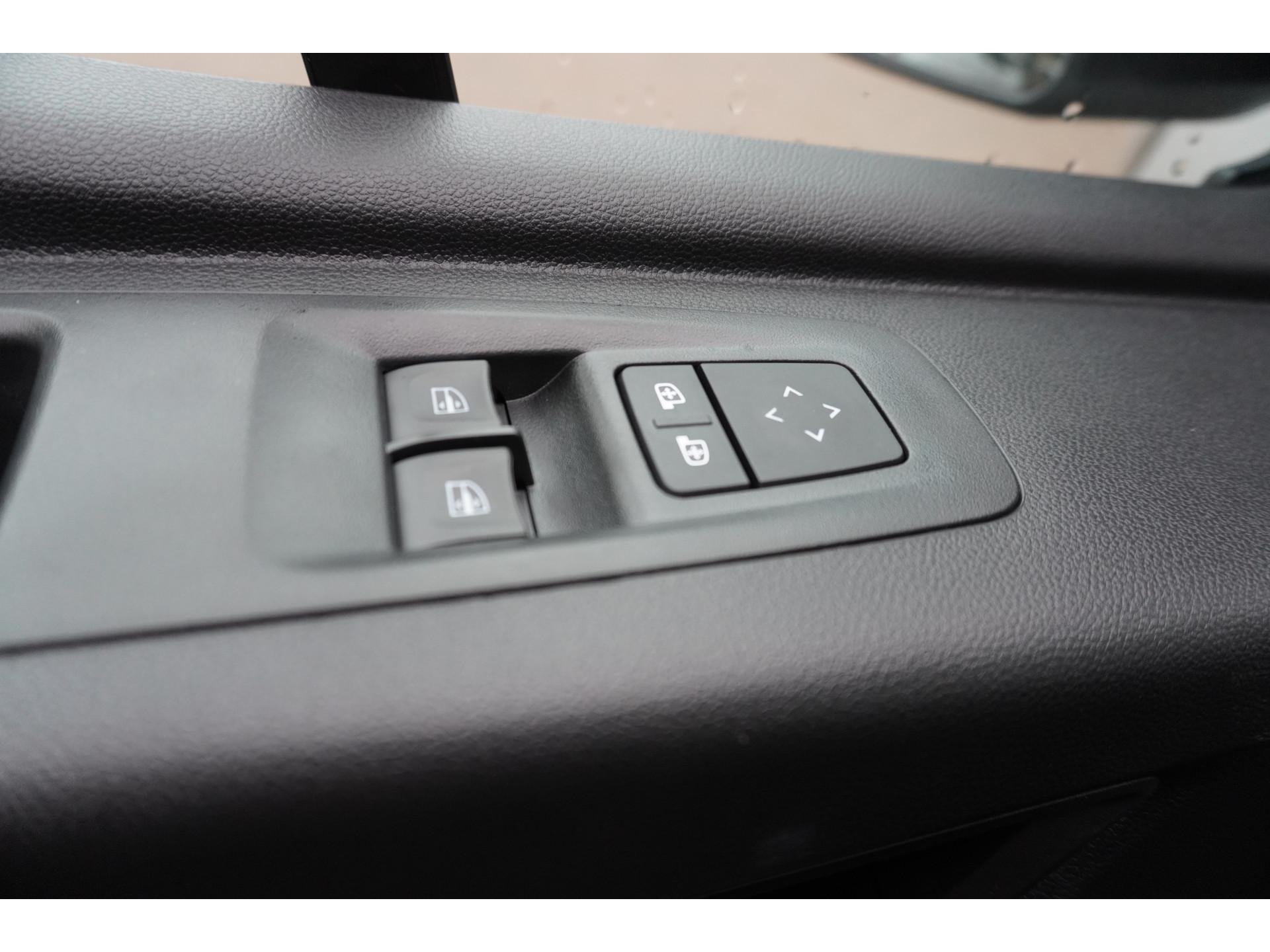 Foto 30 van Renault T35 2.0 dCi 170PK L3H2 Extra Schuifdeur links en Rechts