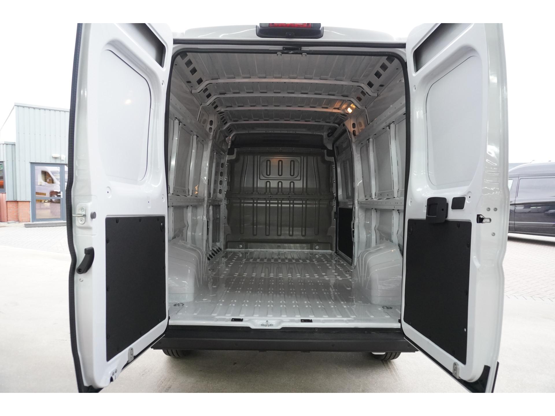 Foto 12 van Fiat 2.2 MultiJet 180PK S&S L3H2 Automaat