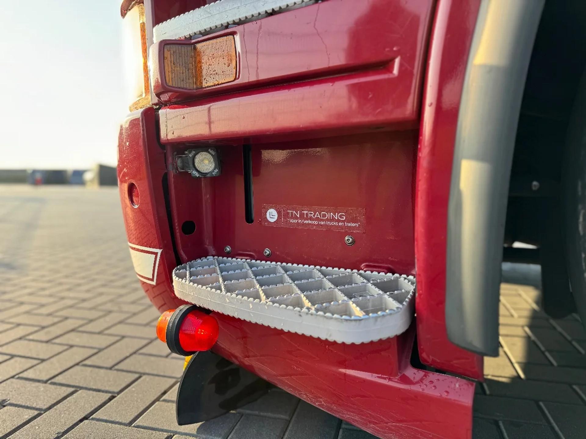 Foto 10 van Scania R500 V8 SHOWTRUCK, FULL AIR, SPECIAL INTERIOR, FULL FULL!