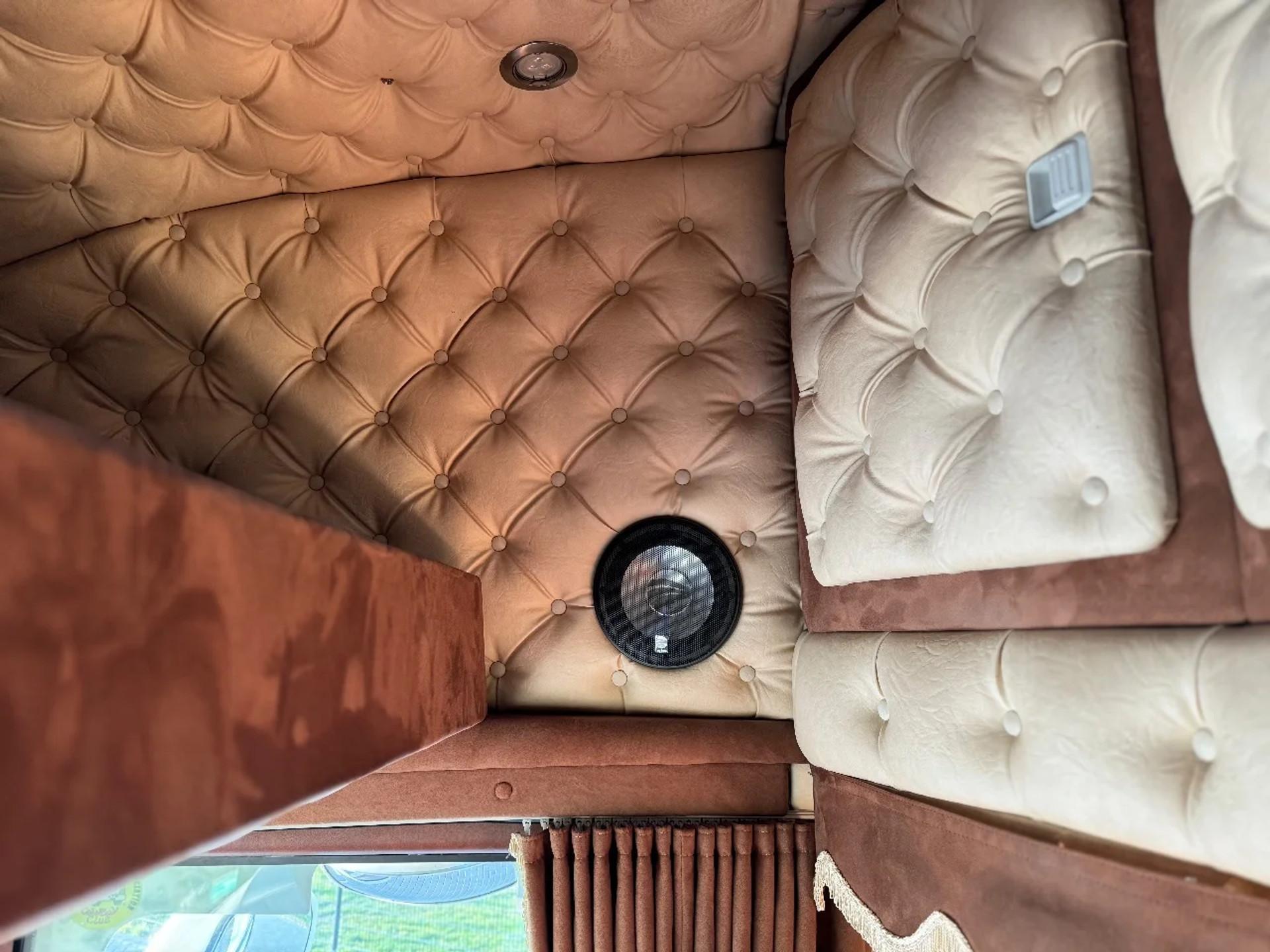 Foto 17 van Scania R500 V8 SHOWTRUCK, FULL AIR, SPECIAL INTERIOR, FULL FULL!
