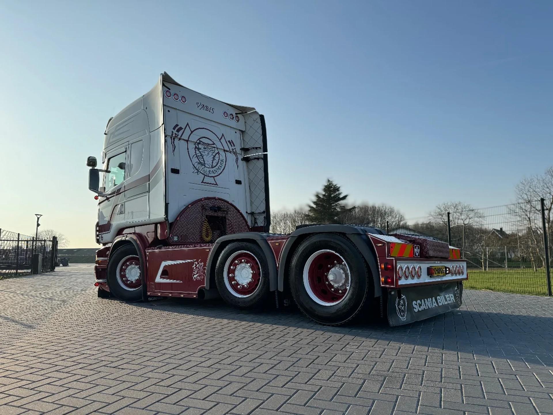 Foto 5 van Scania R500 V8 SHOWTRUCK, FULL AIR, SPECIAL INTERIOR, FULL FULL!