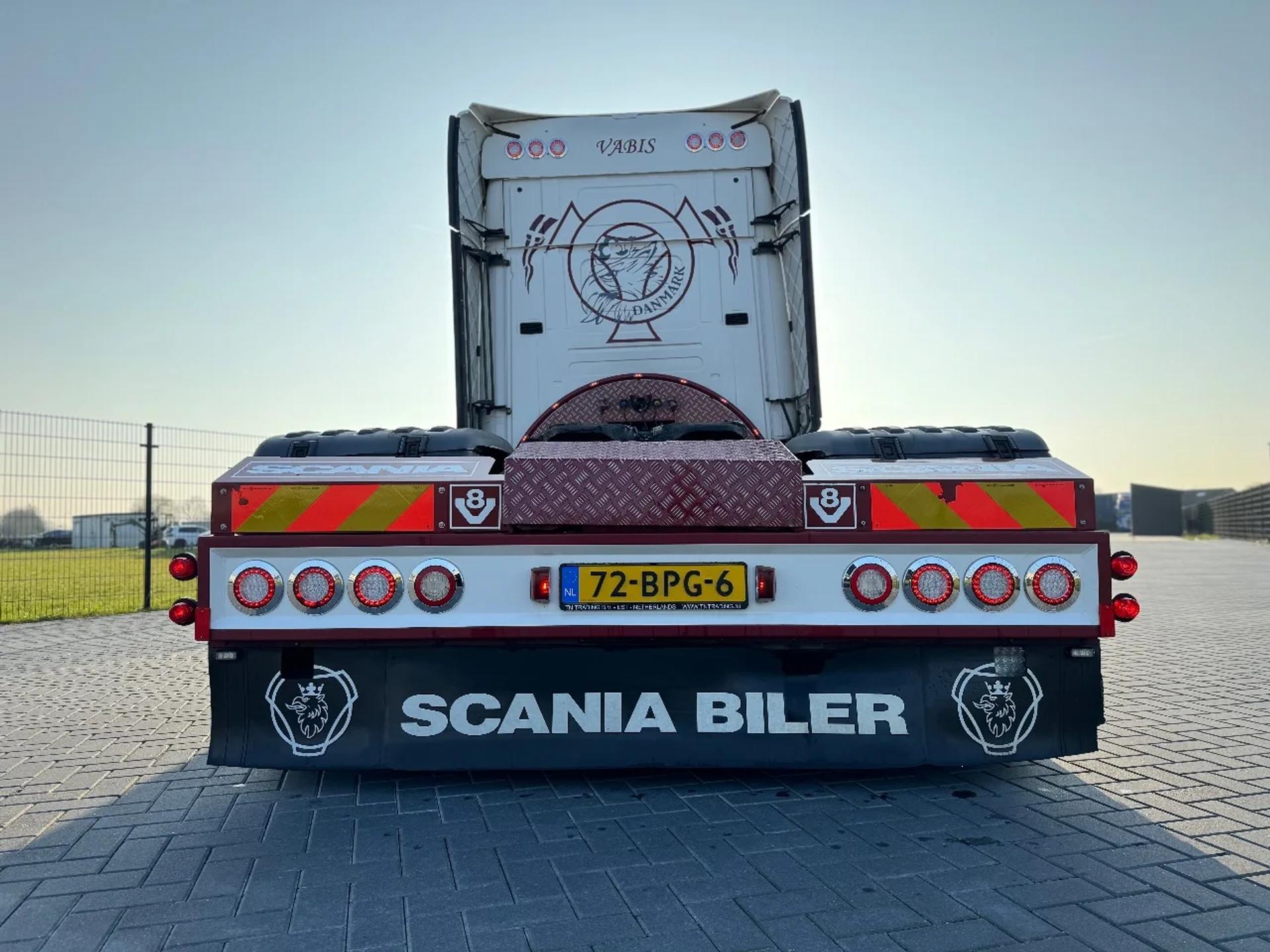 Foto 7 van Scania R500 V8 SHOWTRUCK, FULL AIR, SPECIAL INTERIOR, FULL FULL!