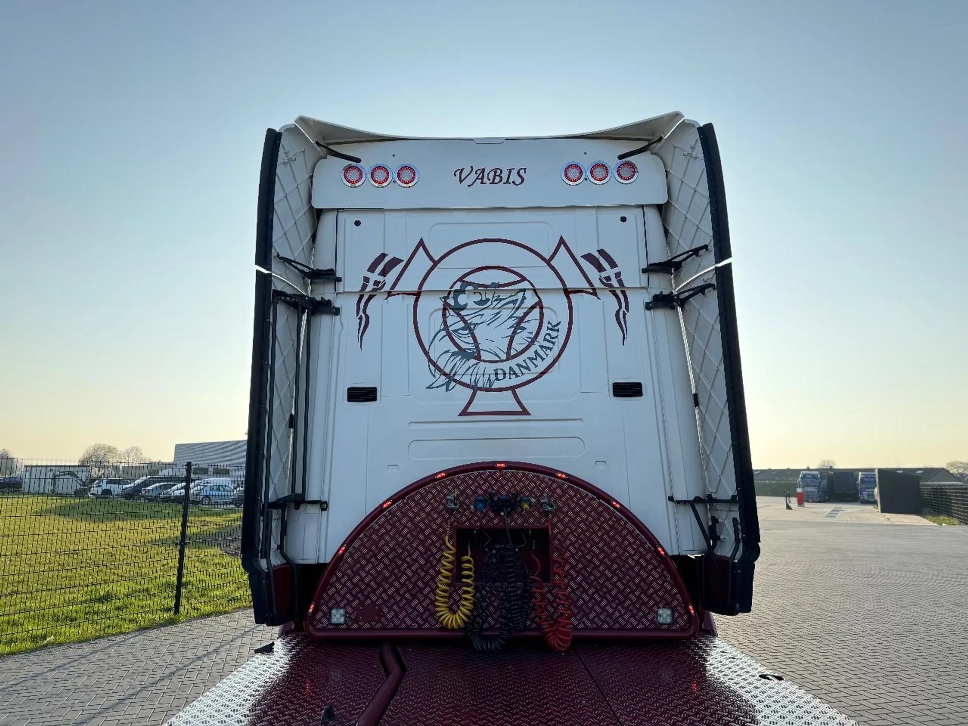 Foto 8 van Scania R500 V8 SHOWTRUCK, FULL AIR, SPECIAL INTERIOR, FULL FULL!
