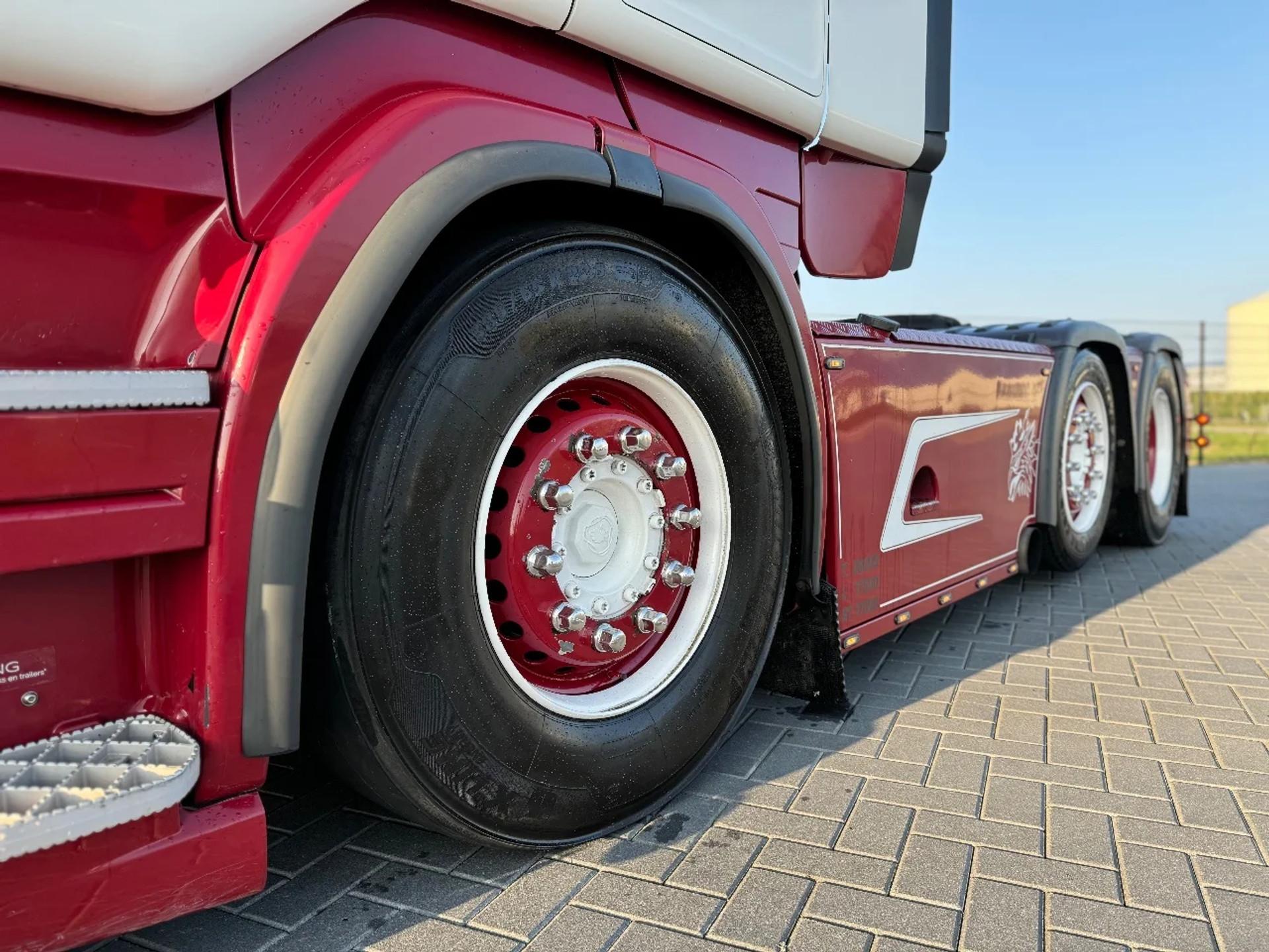 Foto 9 van Scania R500 V8 SHOWTRUCK, FULL AIR, SPECIAL INTERIOR, FULL FULL!