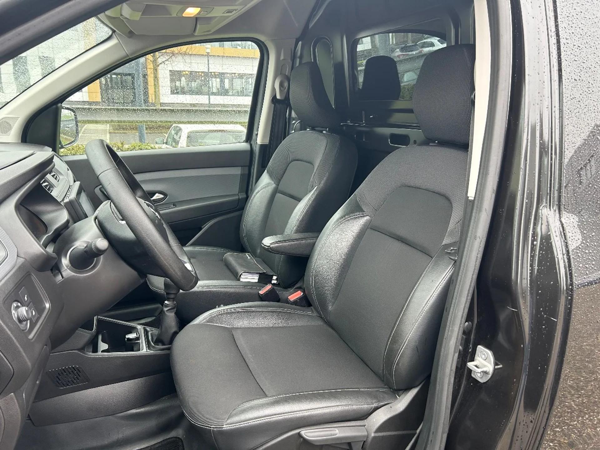 Foto 10 van Renault 1.5DCI Airco Navi Cruisecontrol Trekhaak 34.000KM
